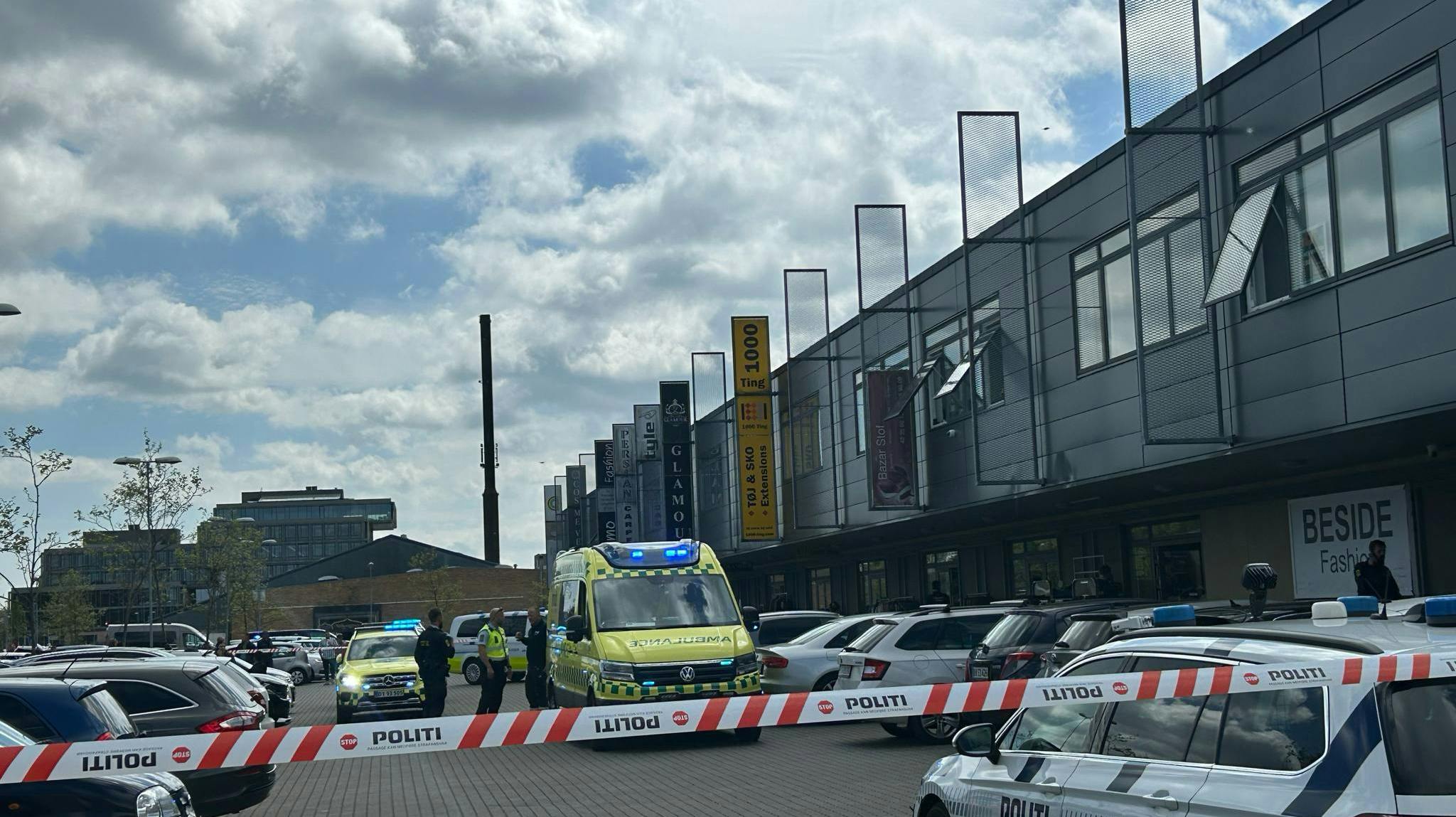 Politiet har lørdag været massivt til stede ved Bazar Vest.