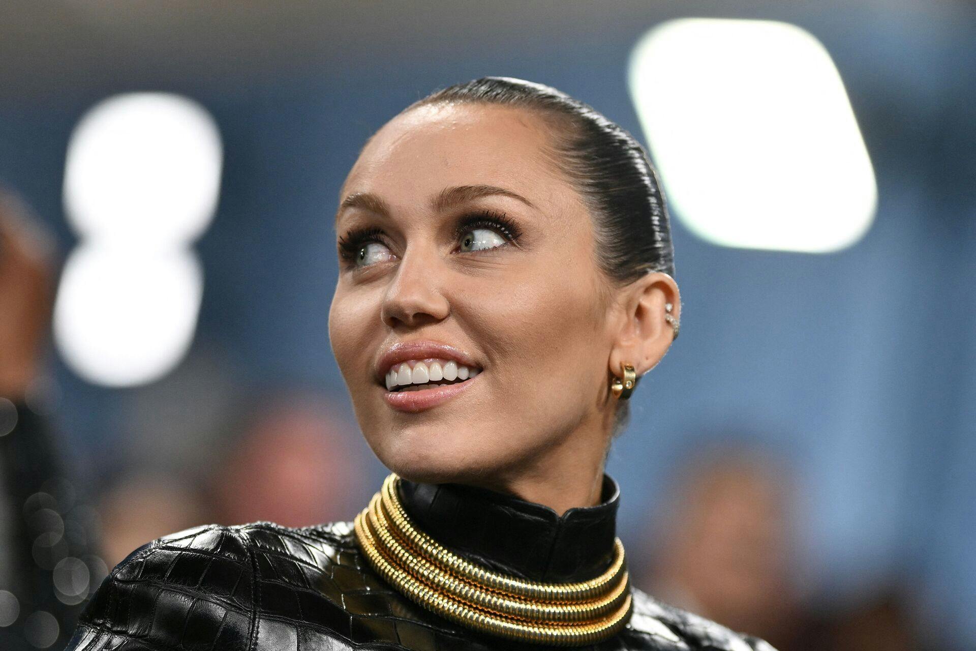 Miley Cyrus maner rygter til jorden.
