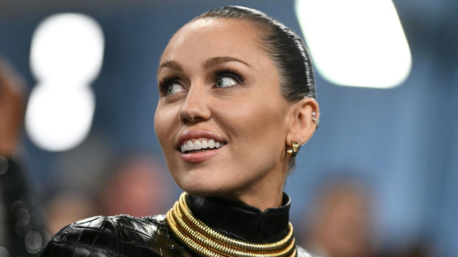 Miley Cyrus maner rygter til jorden.