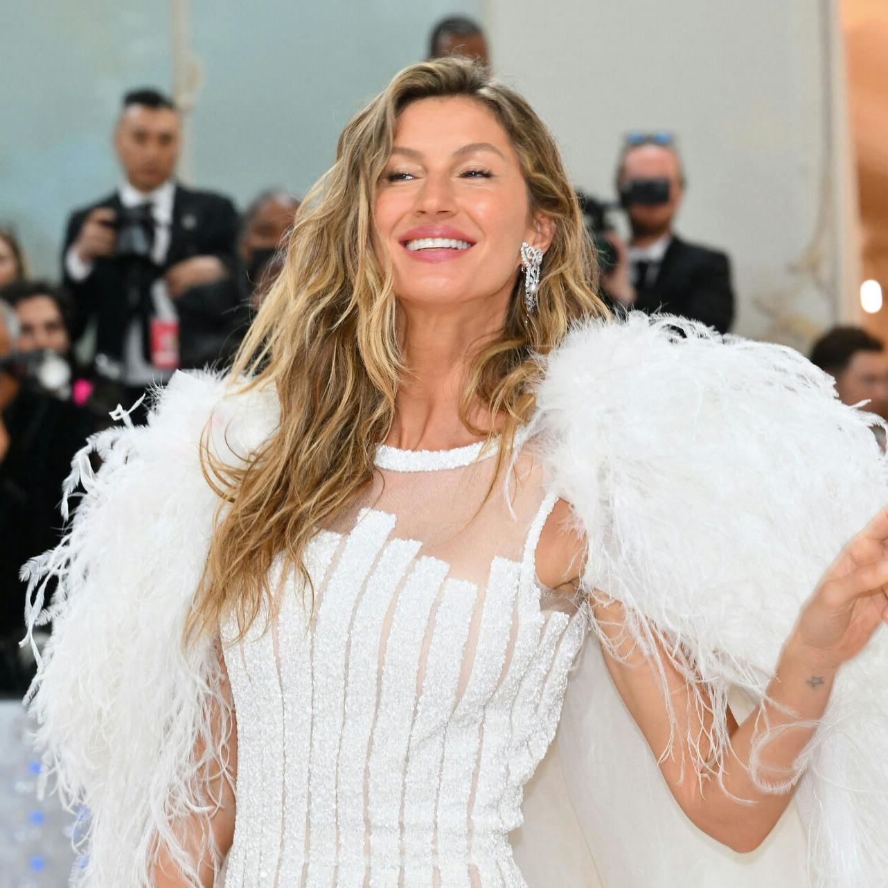 Tidligere på året blev den brasilianske model Gisele Bündchen mor igen – nu viser hun så langt om længe sit vidunder frem