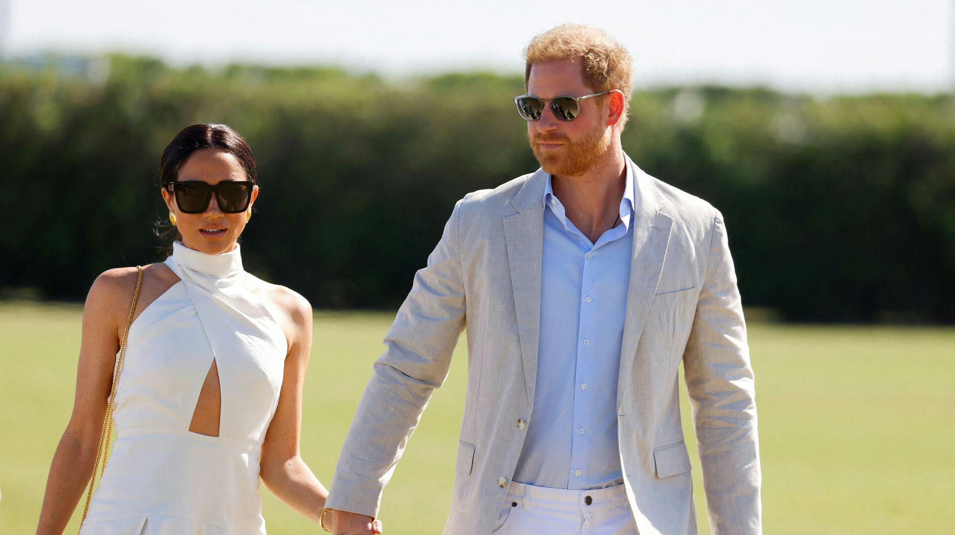 Prins Harry og Meghan Markle har ikke haft den bedste måned. Og den blev ikke bedre, hvis de så "Saturday Night Live", hvor der blev gjort grin med parret.