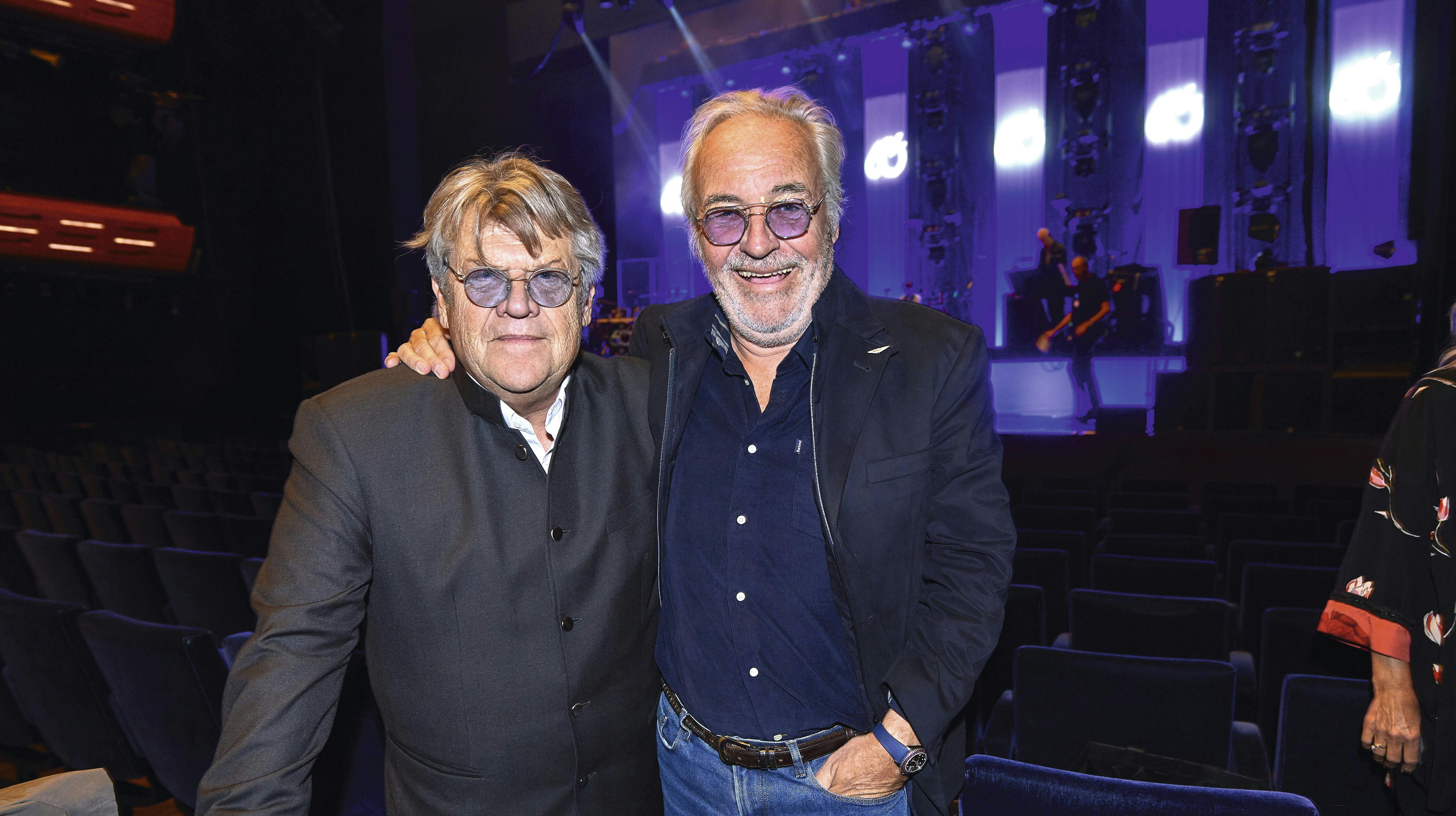 Opgavebeskrivelse: Brødrene Olsen møder Sir Cliff RichardSted: Operaen, KøbenhavnFotograf: Lars H. LaursenJournalist: Casper NielsenOptagelsedato: 2018.10.25