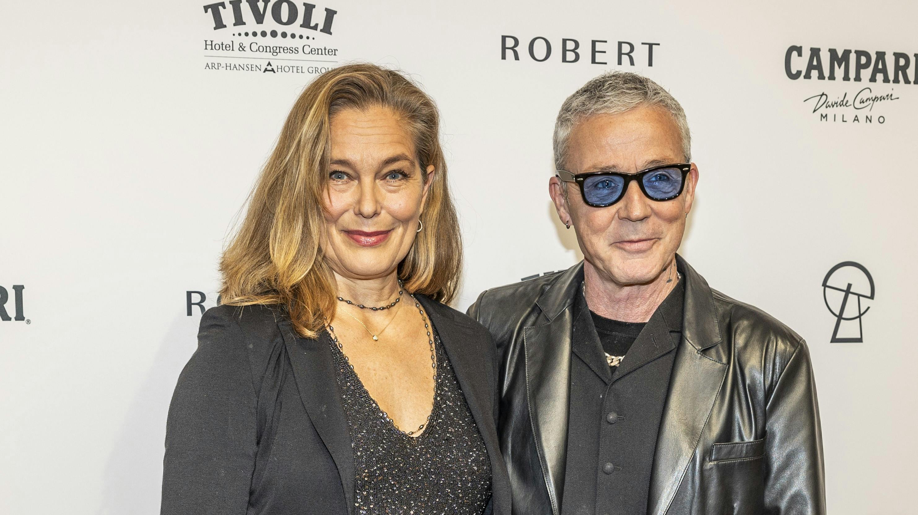 Renée Toft Simonsen havde svært ved at holde tårerne tilbage, da Thomas Helmig afslørede en helt særlig gave til hende i anledningen af hendes 60-års fødselsdag.