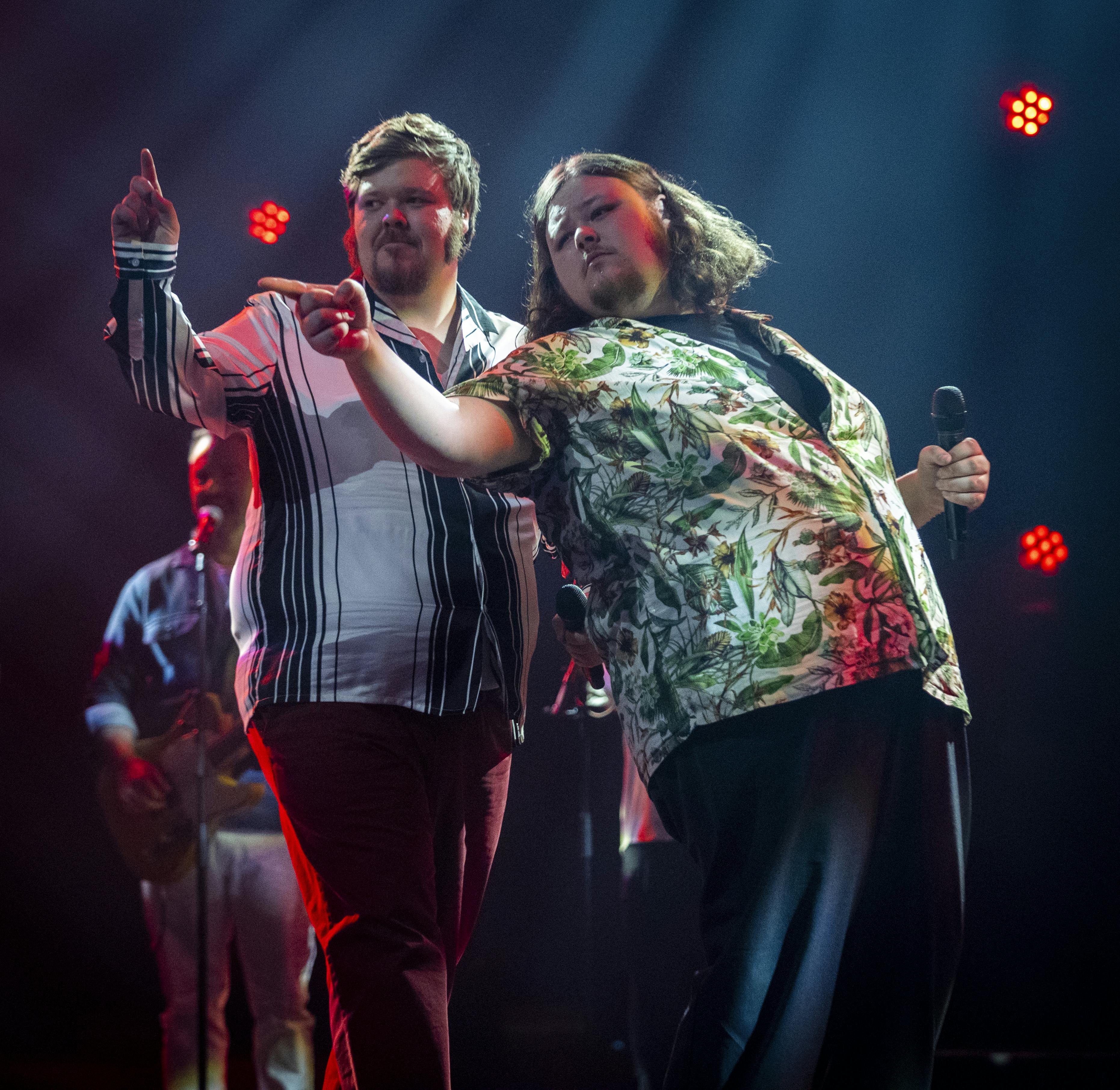 Blomster Bror har valgt selv at udgive deres nye musik.