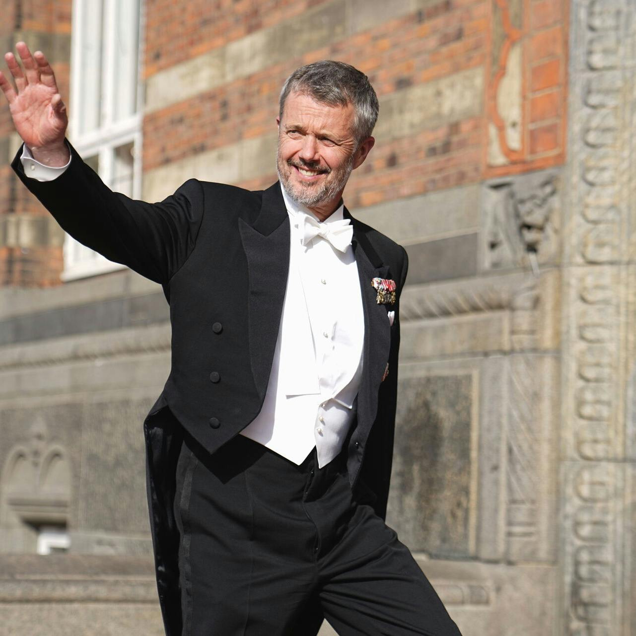 Kong Frederik overværer når Håndværkerforeningen hædrer årets dygtigste lærlinge ved en ceremoni på Københavns Rådhus tirsdag den 13. maj 2025.