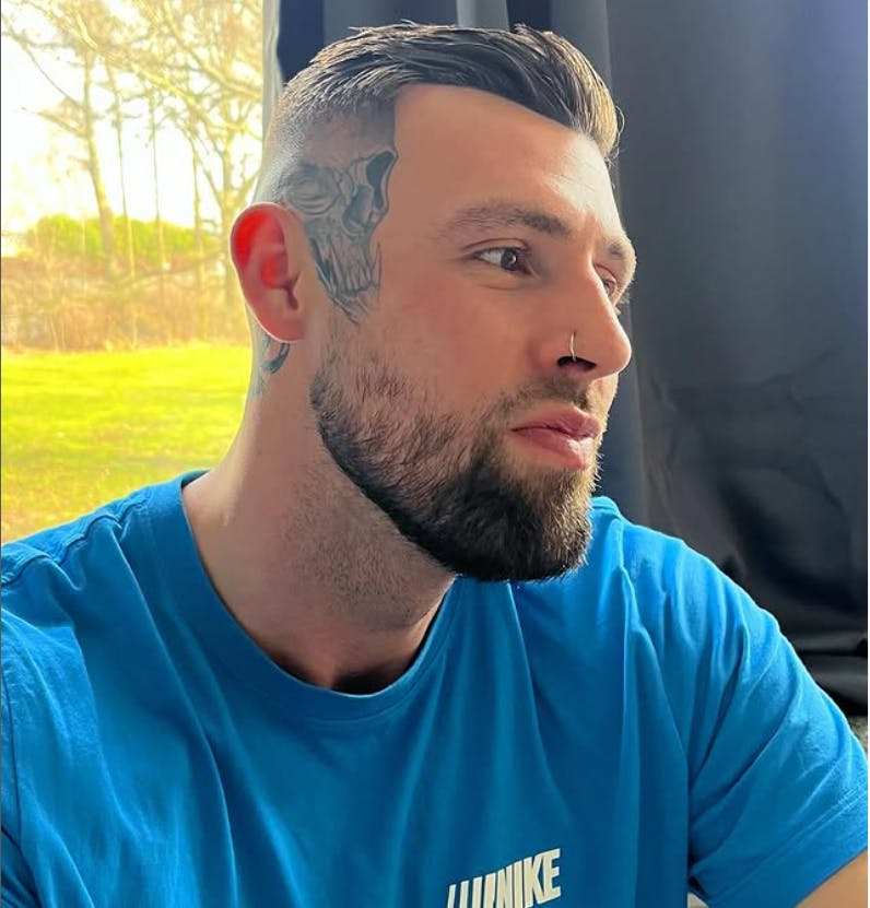 Ifølge Tobias Friberg var der skimmelsvamp i Møgelkær Fængsel.