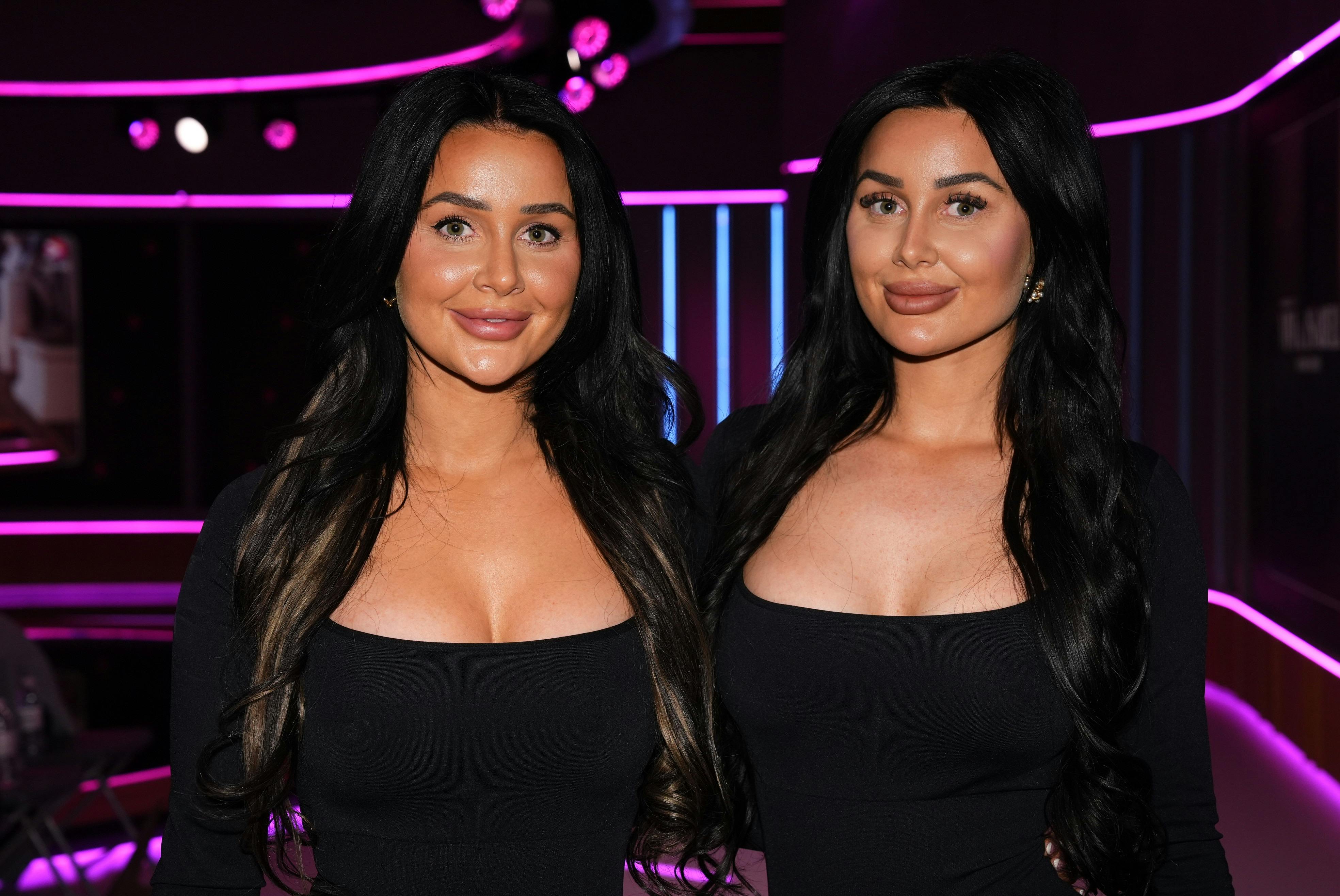 Isabell og Vivi Bach har fået deres egen serie på Viaplay, som hedder "Vivi og Isabell: Os mod verden".