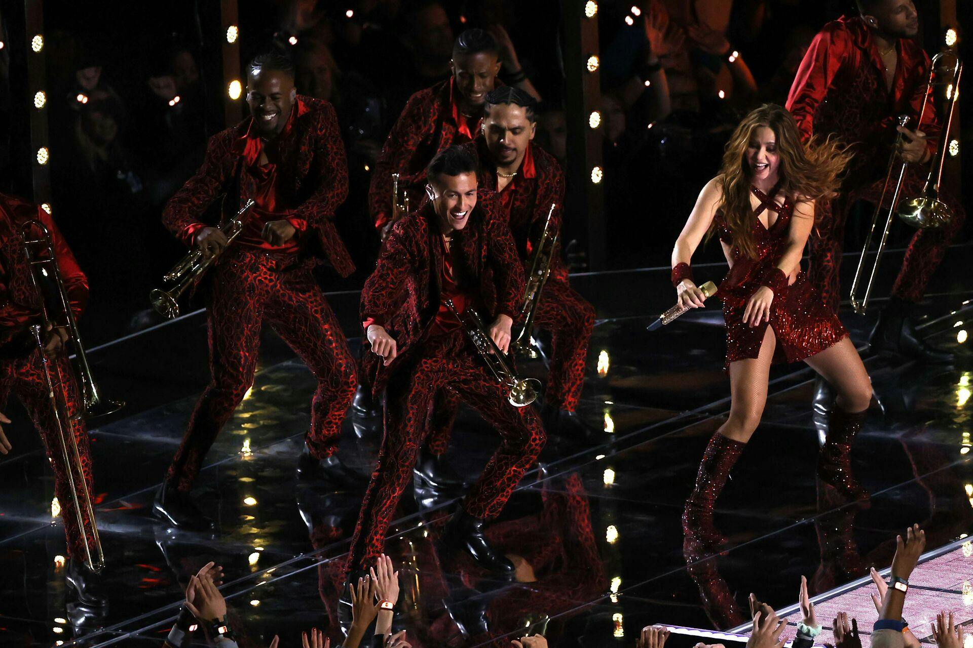 Shakira og Nicky Andersens professionelle forhold går helt tilbage til 2020, hvor Nicky Andersen dansede for Shakira til Super Bowl.
