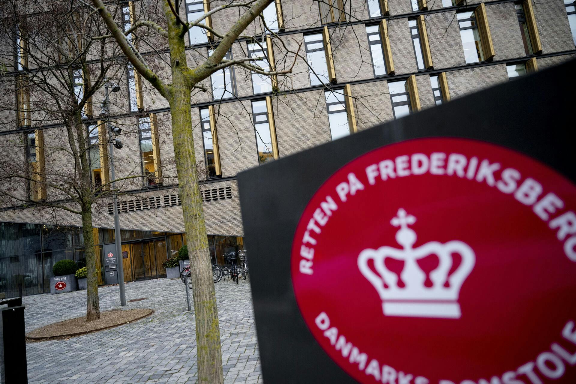 Fitness-influenceren sad på anklagebænken ved Retten på Frederiksberg.
