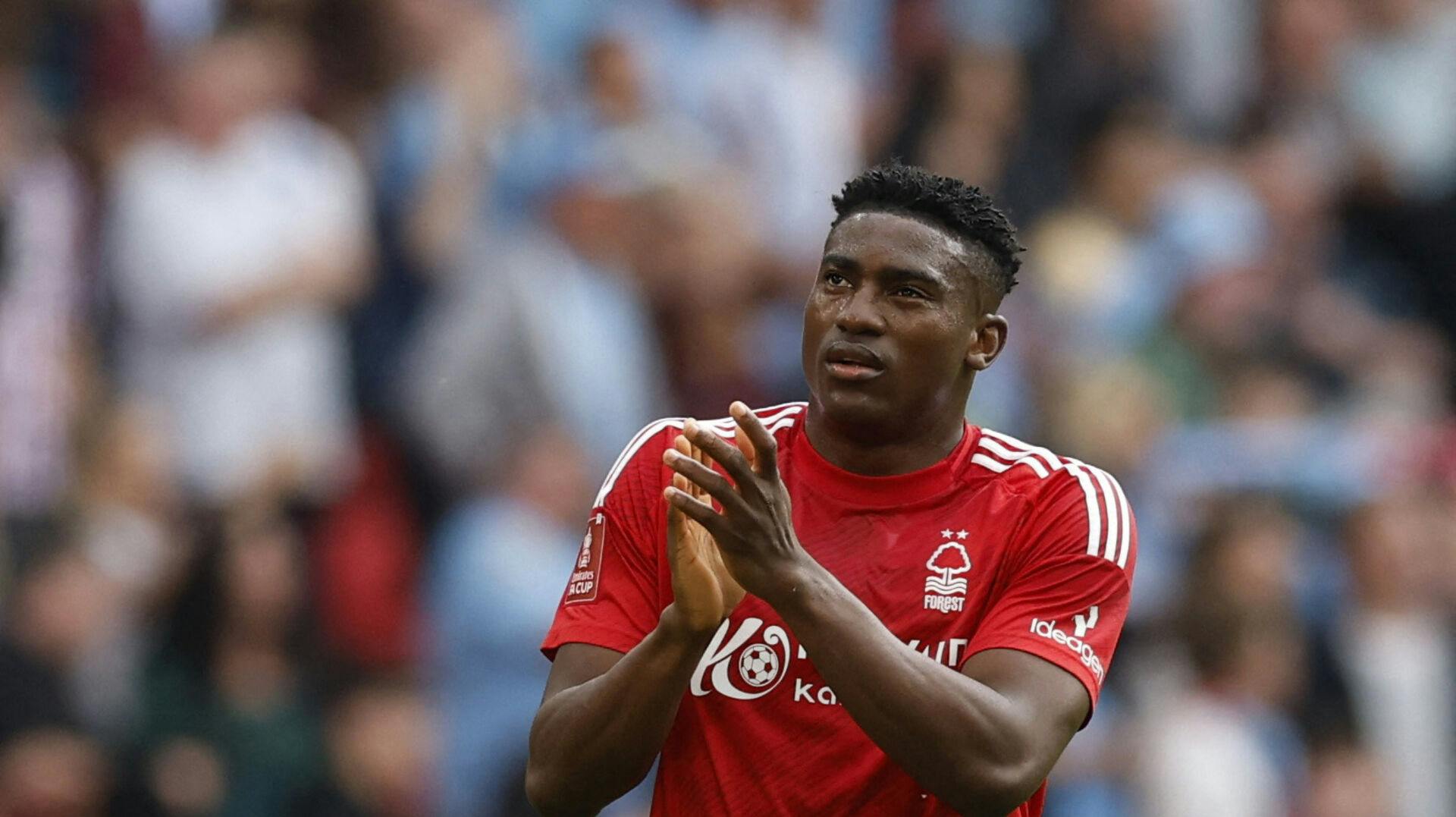 Soccer Football - FA Cup - Semi Final - Nottingham Forest v Manchester City - Wembley Stadium, London, Britain - April 27, 2025 Nottingham Forest's Taiwo Awoniyi applauds fans after the match Action Images via Reuters/Jason Cairnduff