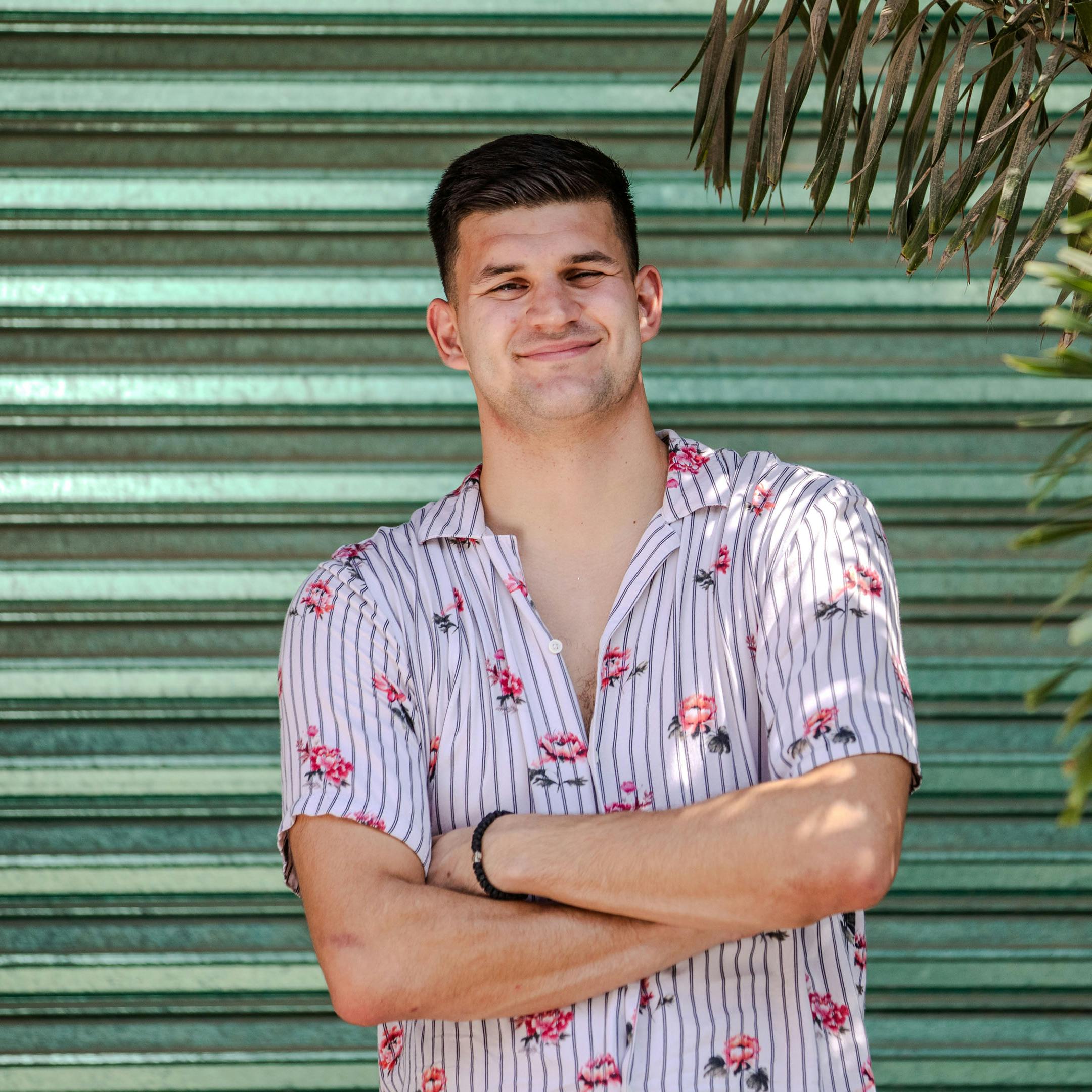 Dimitrijeblev valgt fra af sin far som helt lille, nu har han tilgivet ham.