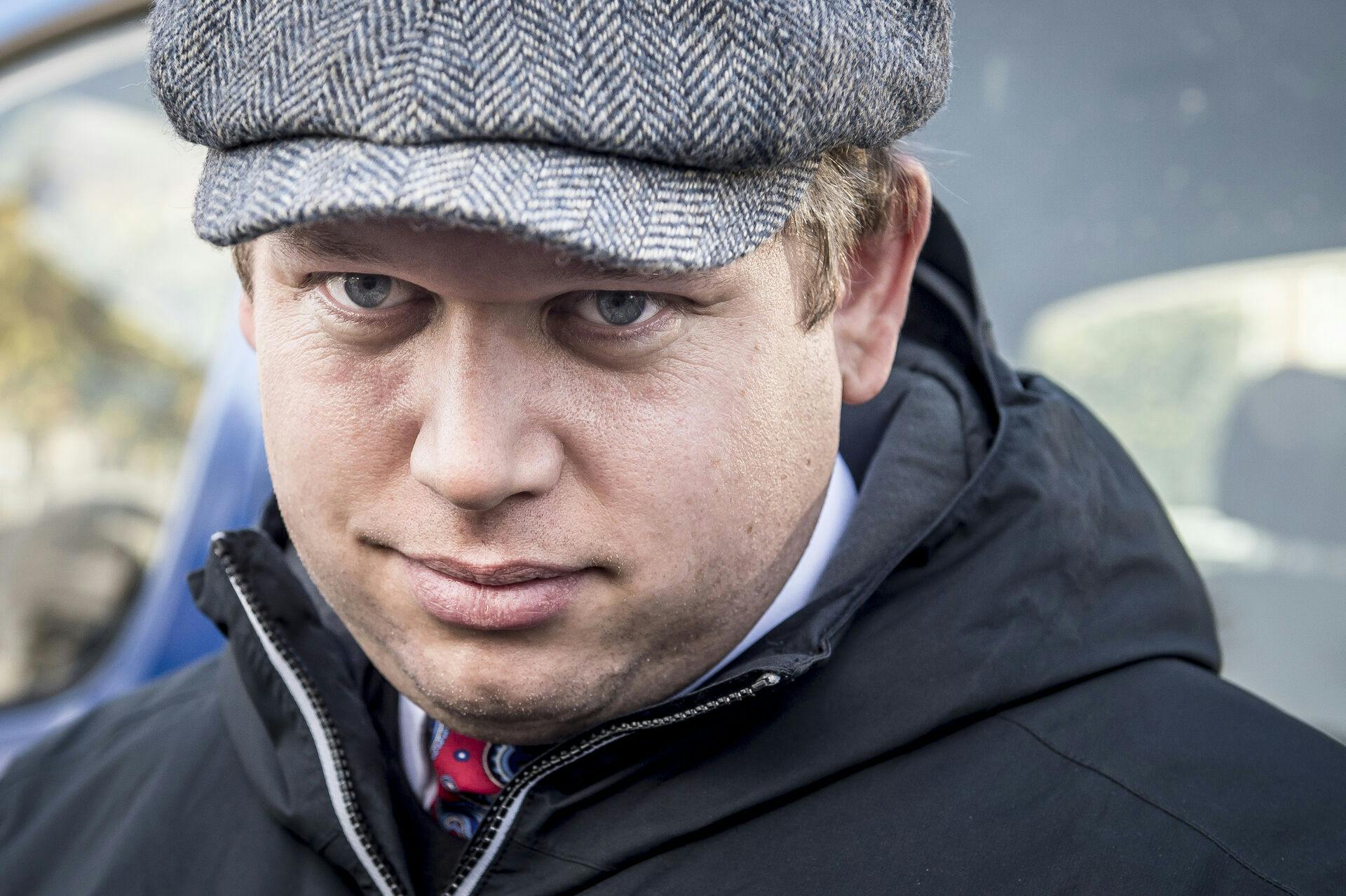 Rasmus Paludan er fredag blevet dømt ved Retten på Bornholm for at have behandlet koranen utilbørligt under en aktion på Folkemødet i juni sidste år.