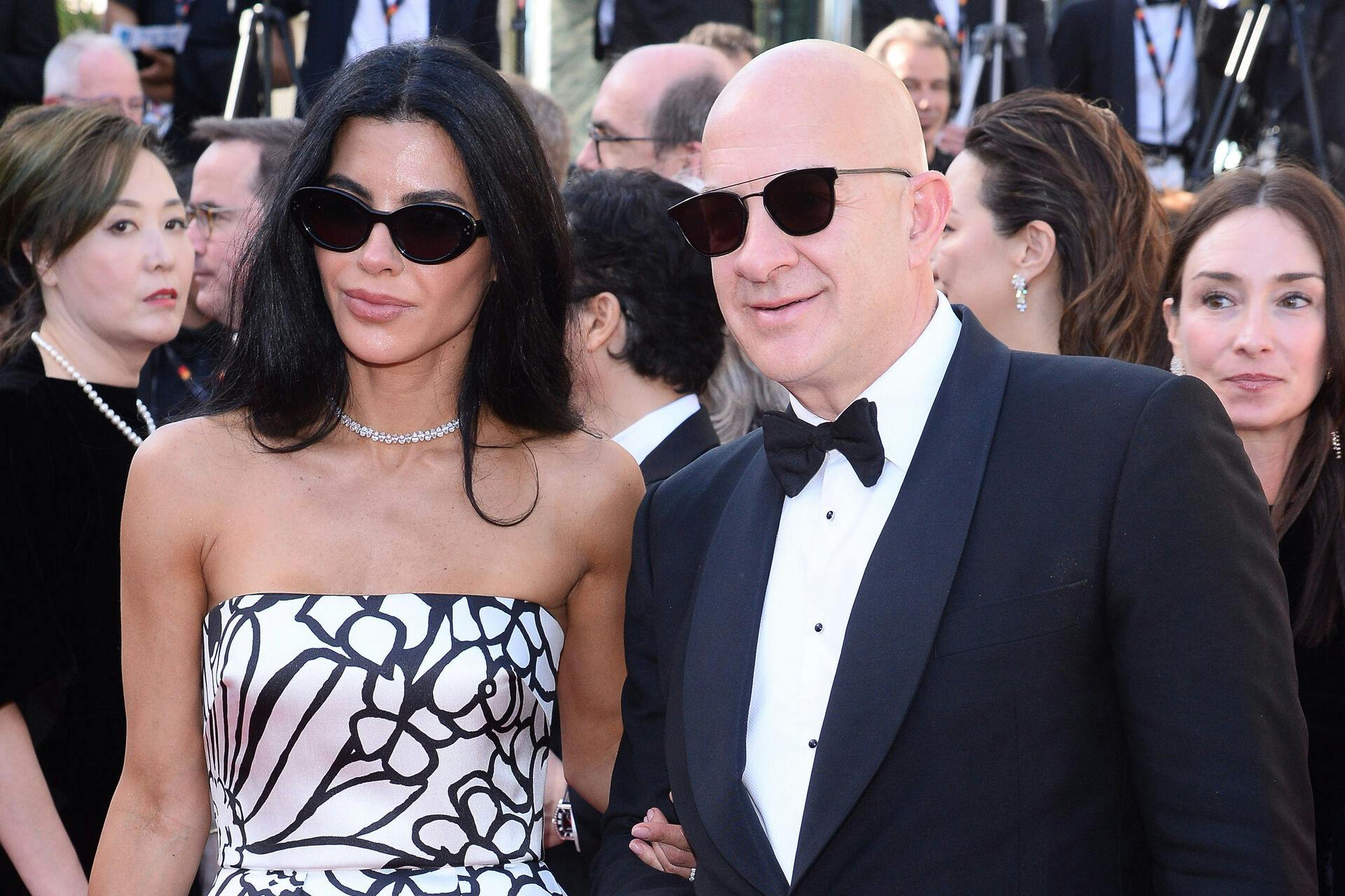 Jeff Bezos and Lauren Sanchez attended the red carpet premiere of Dossier 137 during the Cannes Film Festival in Cannes, France. Pictured: lauren sanchez, jeff bezos Ref: BLU_S8326080 150525 NON-EXCLUSIVE Picture by: @fotokibit / SplashNews.com Splash News and Pictures USA: 310-525-5808 UK: 020 8126 1009 eamteam@shutterstock.com World Rights, No Poland Rights