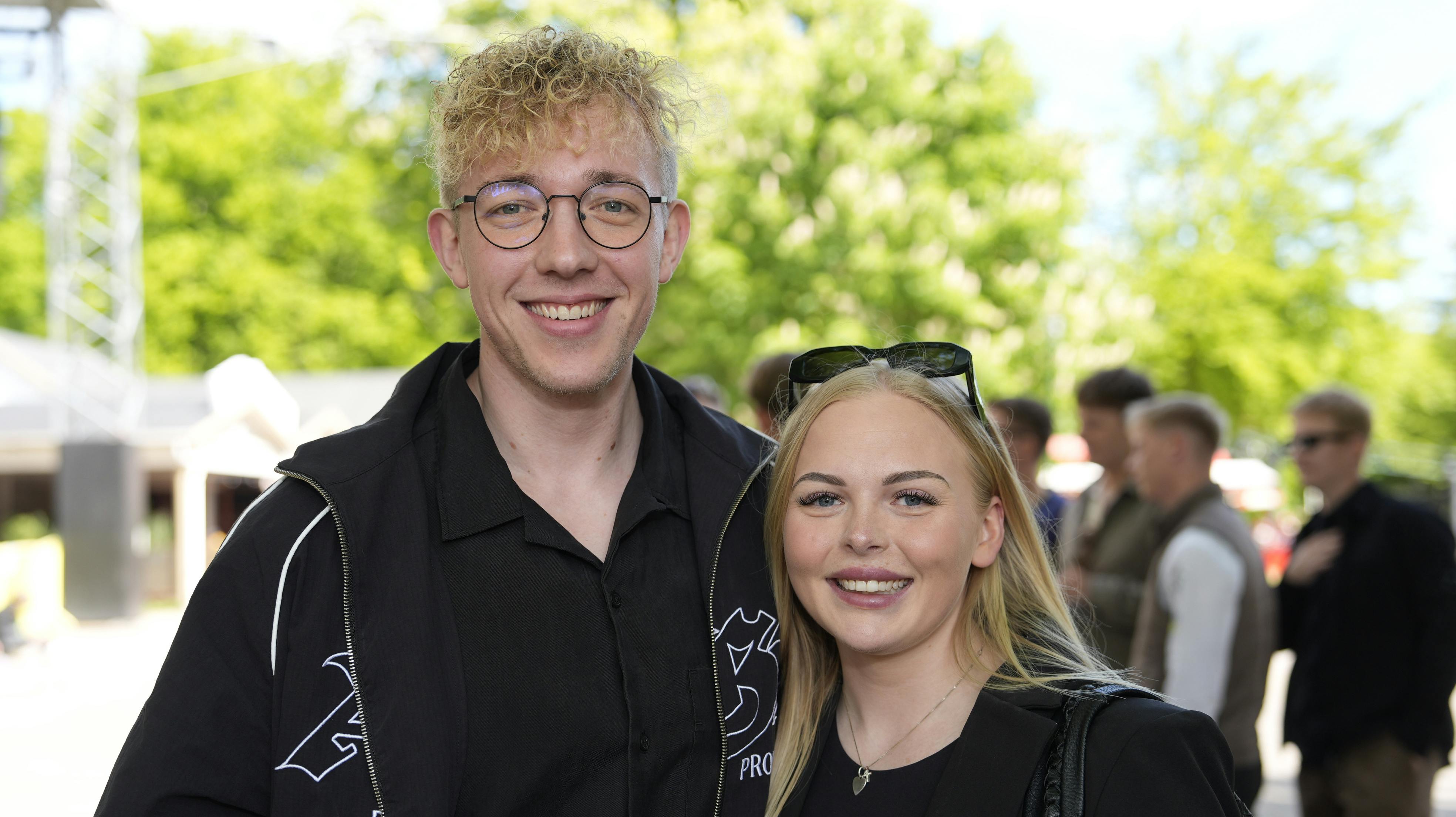 Mikkel og Ann sammen for første gang på den røde løber.