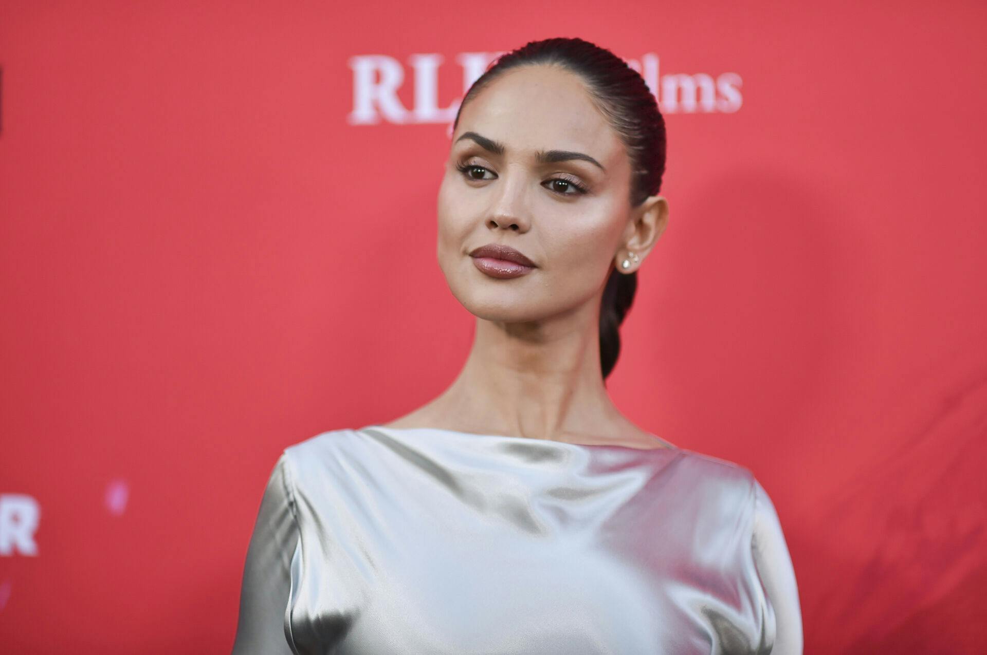 Eiza Gonzalez havde manden med på rød løber for første gang.