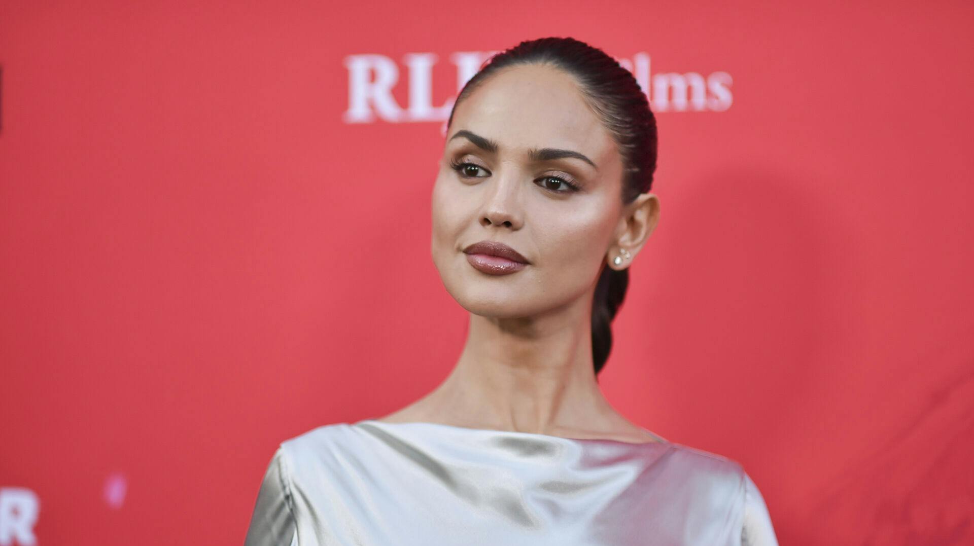 Eiza Gonzalez havde manden med på rød løber for første gang.