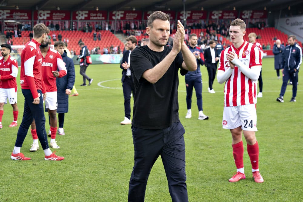 Trods nedrykning er AaB-træner Kristoffer Wichmann "relativt fattet", siger han til Viaplay. 