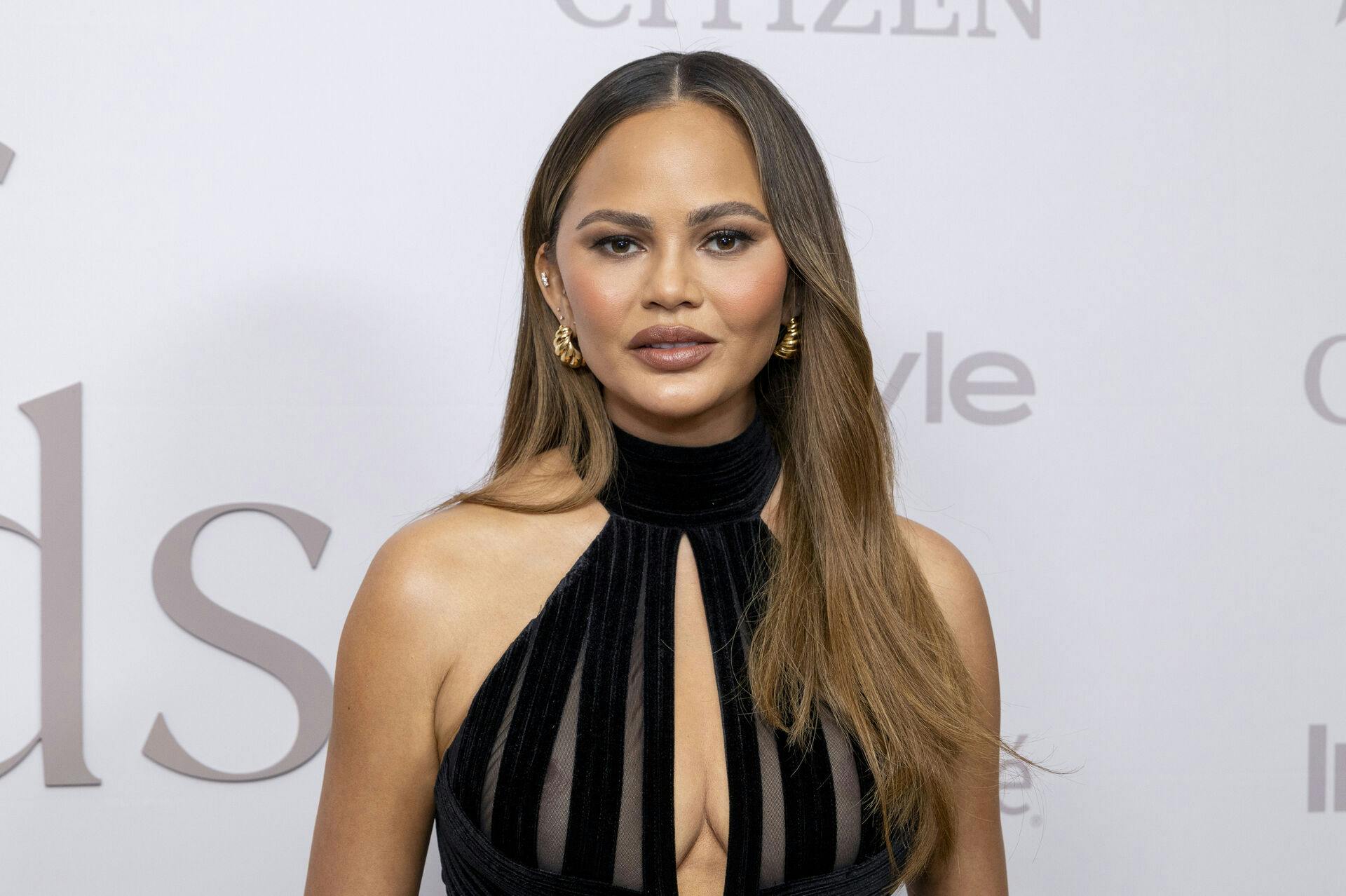 Chrissy Teigen har tidligere haft udfordringer med at drikke for meget alkohol.