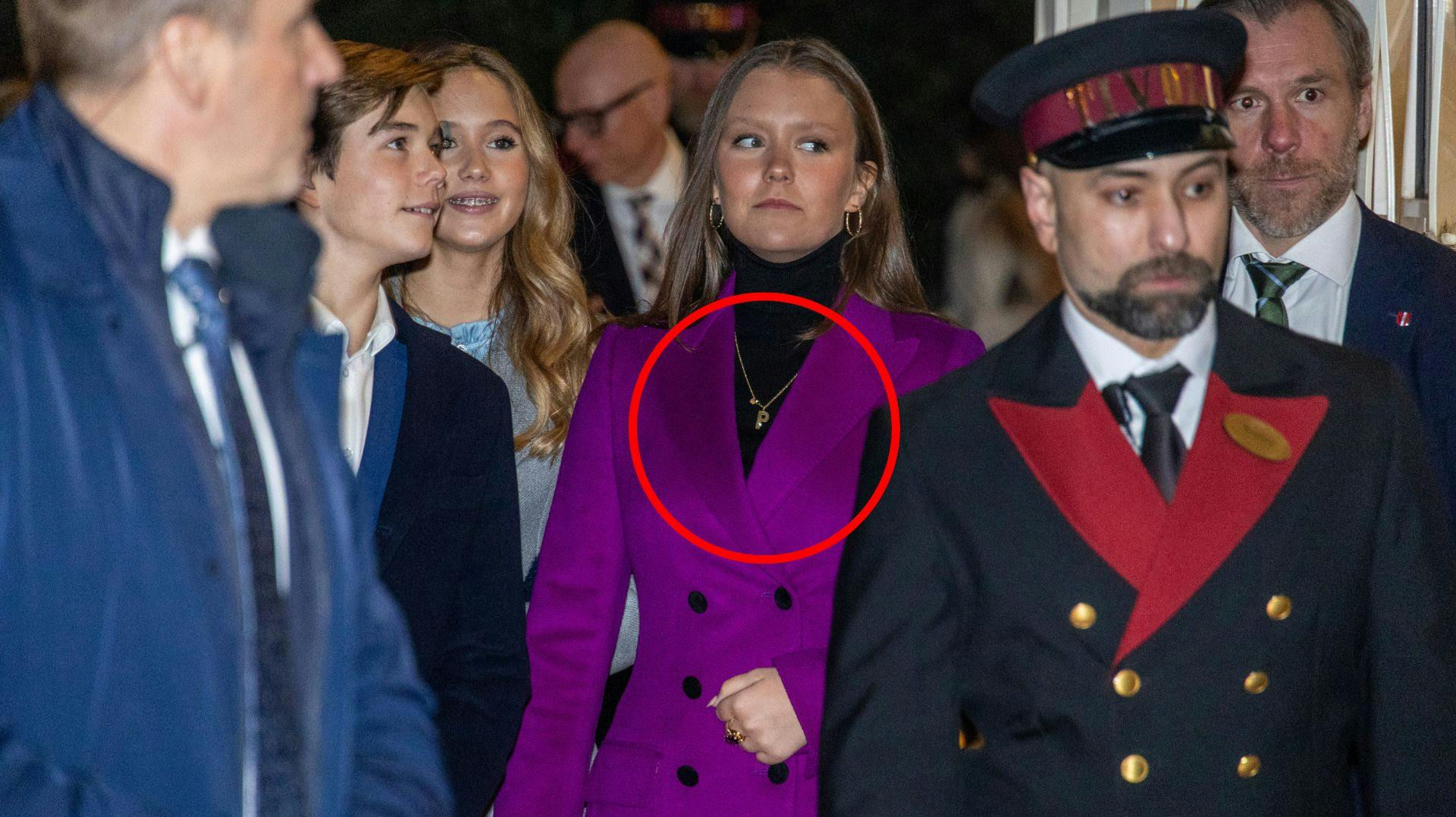 Prinsesse Isabella har ikke været bleg for at flashe halskæden med et "P" som vedhæng. Nu er mysteriet om, hvem "P" er måske blevet opklaret.