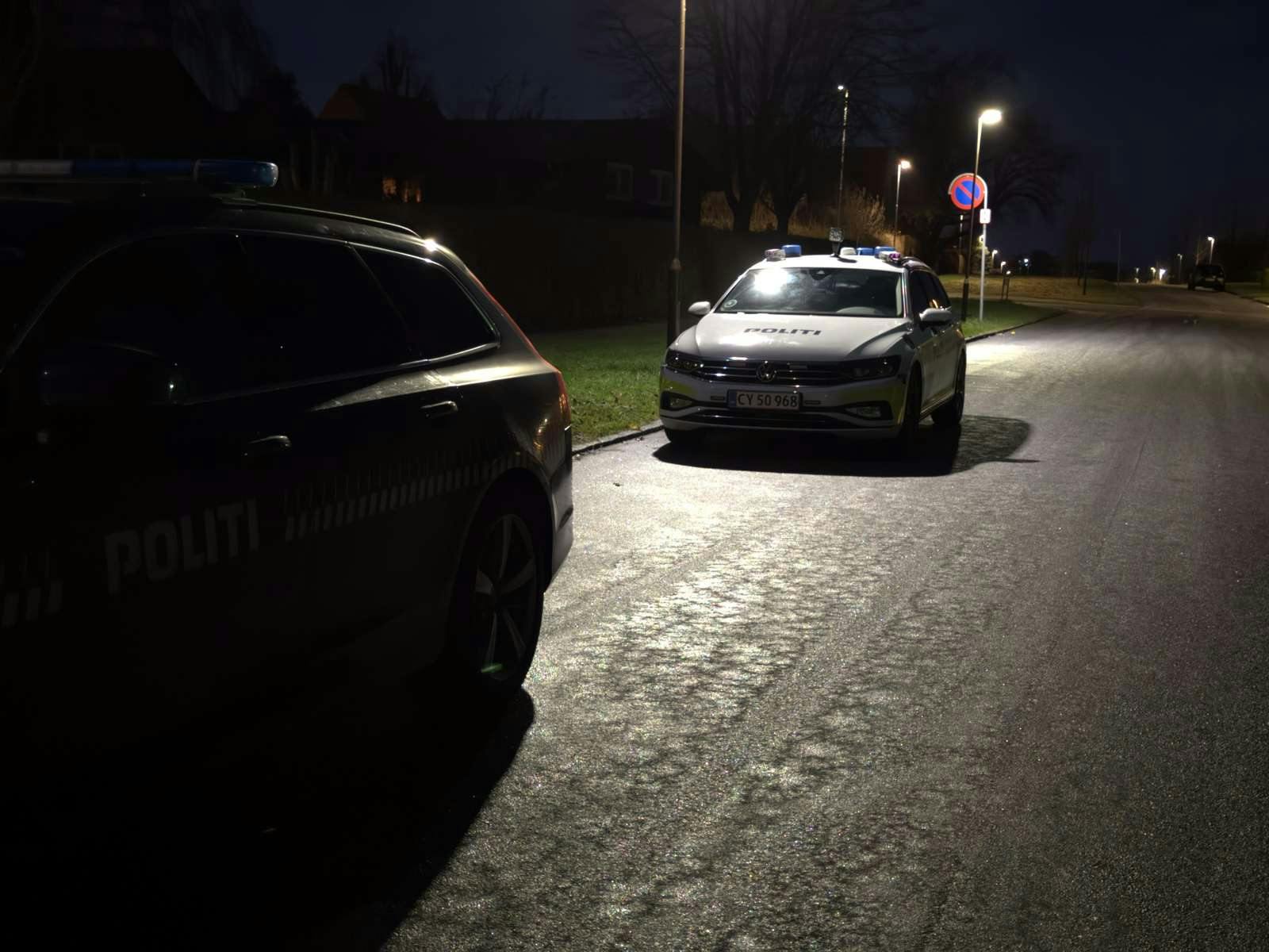 Politiet rykkede massivt ud til boligområdet i forbindelse med drabet.