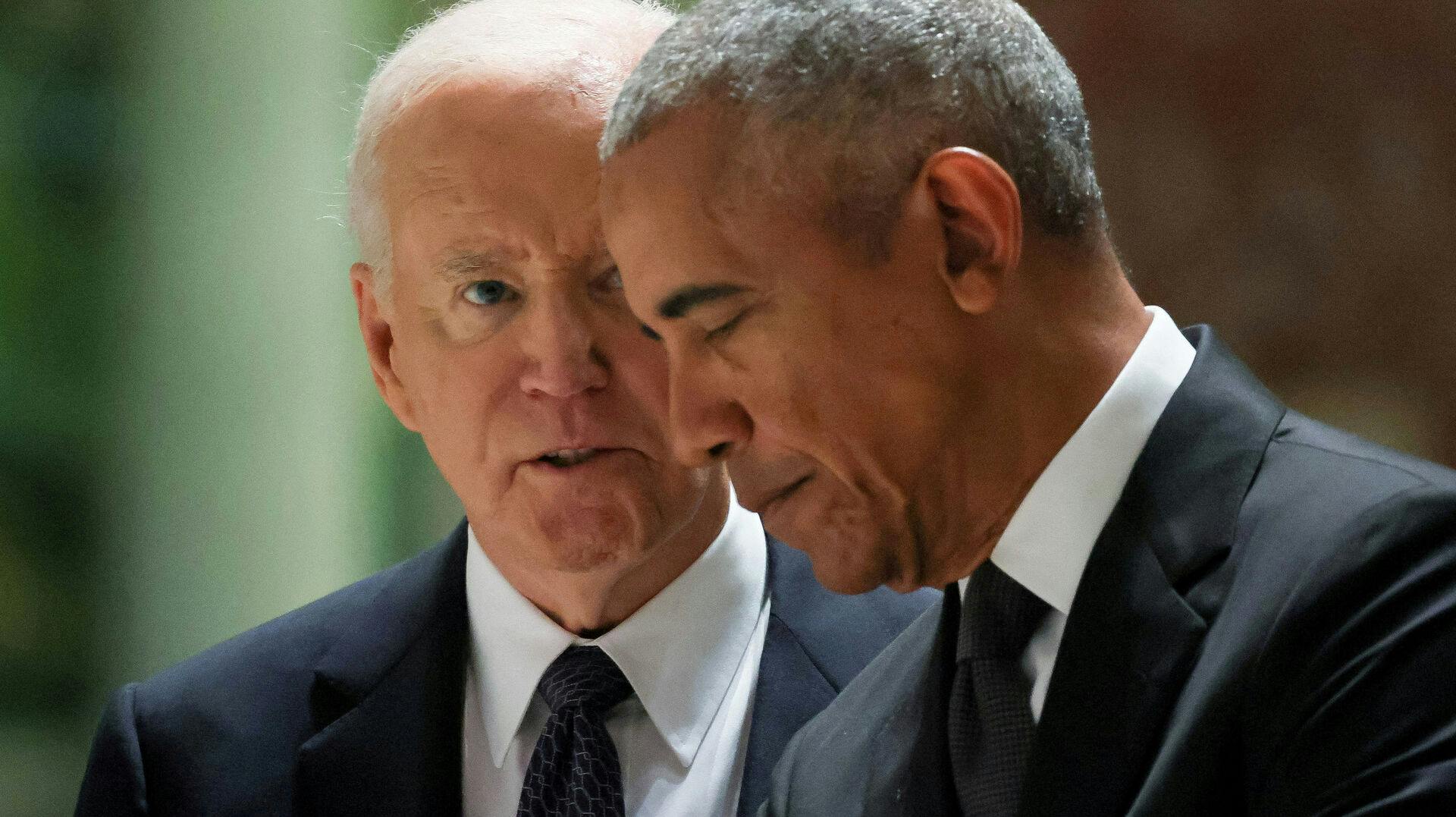 Joe Bidens vej ud af Det Hvide Hus har været meget uskøn. Og heller ikke hans tidligere chef, Barack Obama, kunne redde ham.
