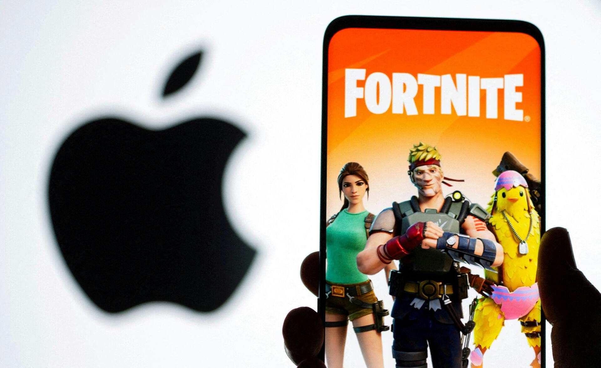 Apple og firmaet bag Fortnite er i krig med hinanden om retten til at tjene penge - mange penge.