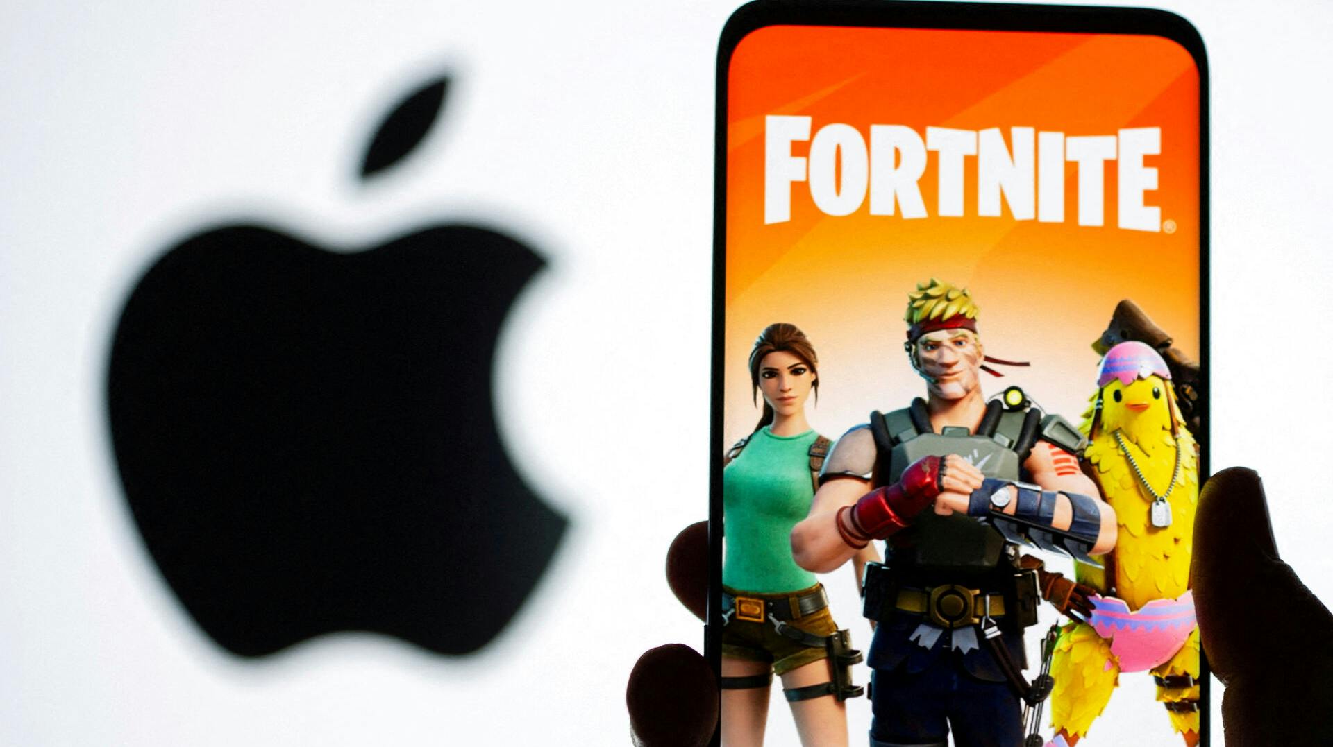 Apple og firmaet bag Fortnite er i krig med hinanden om retten til at tjene penge - mange penge.