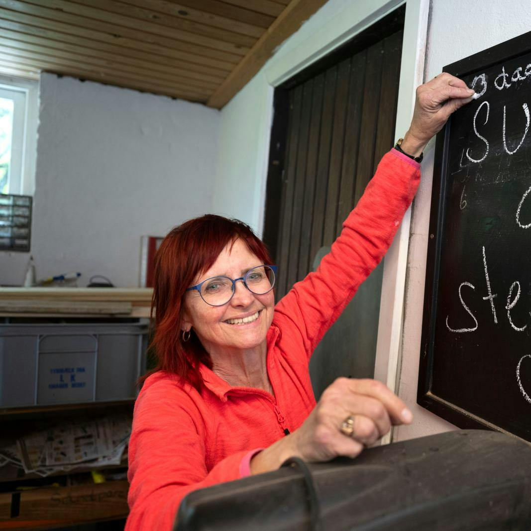 Kun få dage til hun siger ja til Steen – men minderne om Leo får stadig plads på rejsen mod et nyt kapitel i Sussis liv.