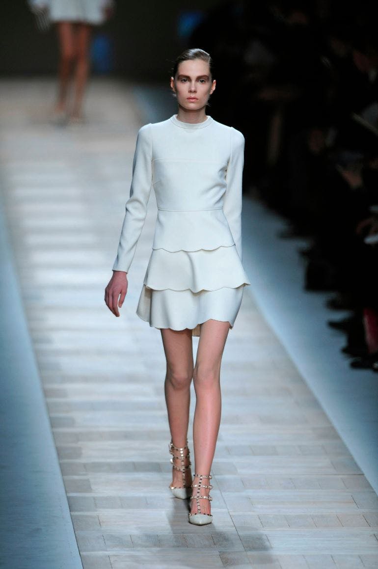Caroline Bille Brahe på catwalken for Valentino.