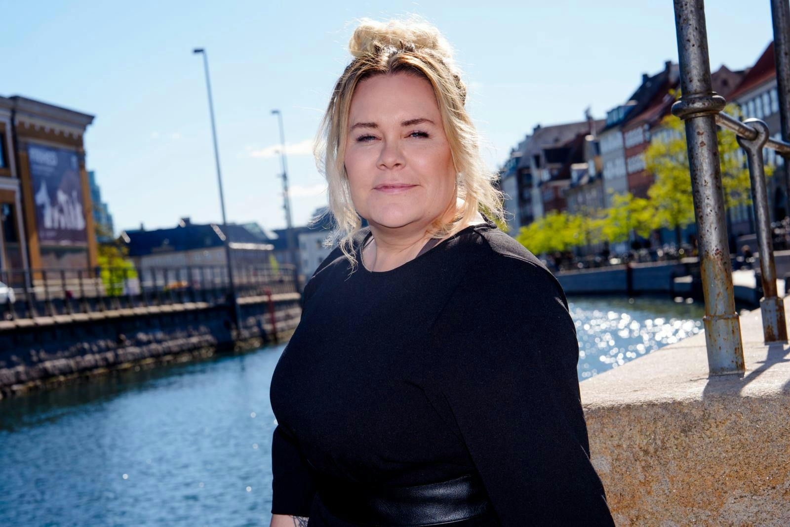 Linda P. ser ud, som om hun lige har indset, at hun har en 20’er - eller fem - til gode hos Liam O’Connor.