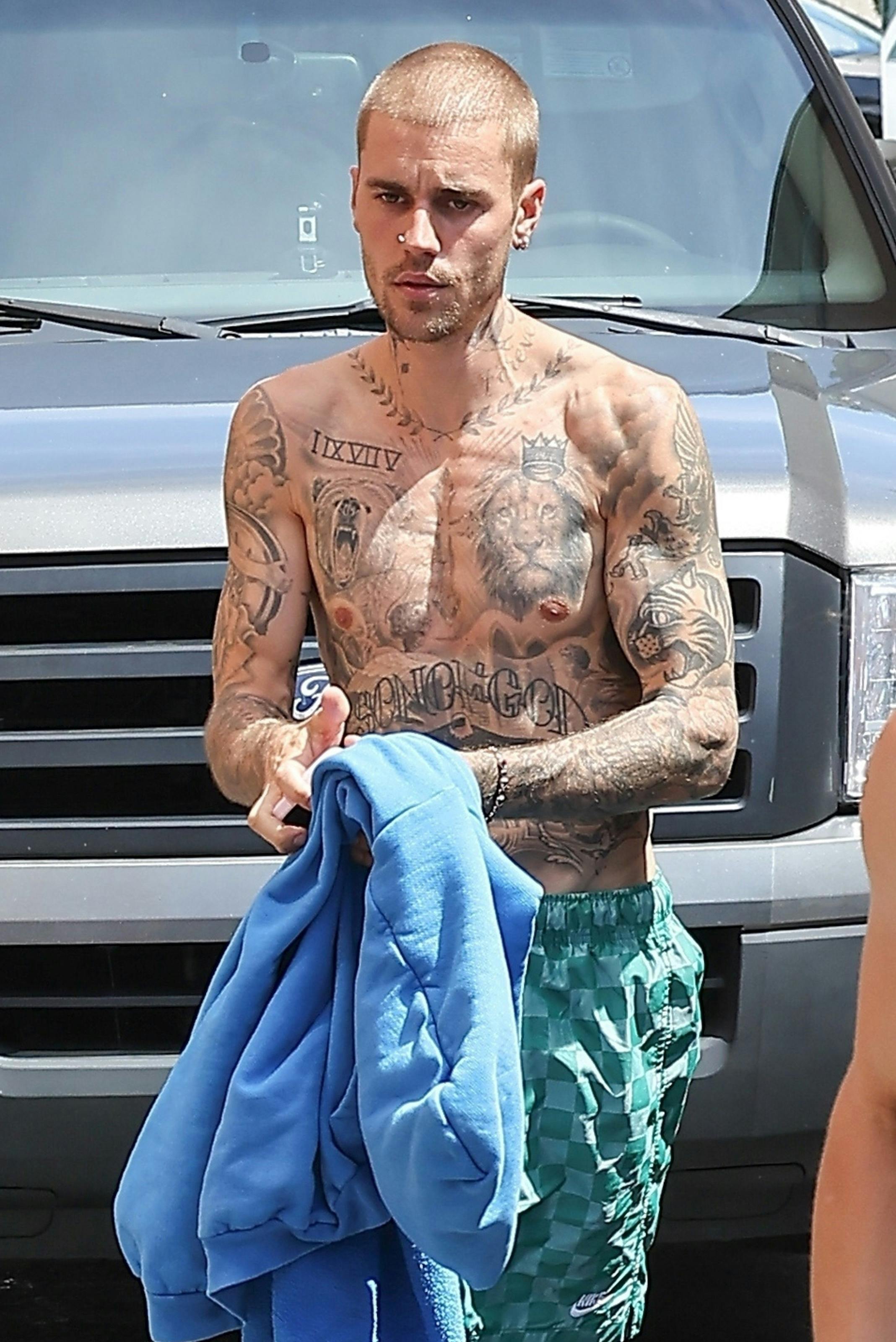 Som sædvanlig havde Justin Bieber ikke planer om at smile sødt til de blitzende kameraer.