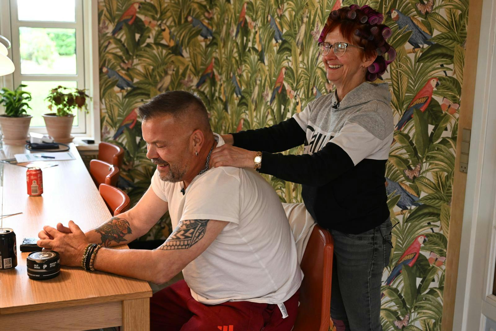 Sussi tager hånd om sin kommende mand – og det kræver lidt massage til Steen inden det store ja