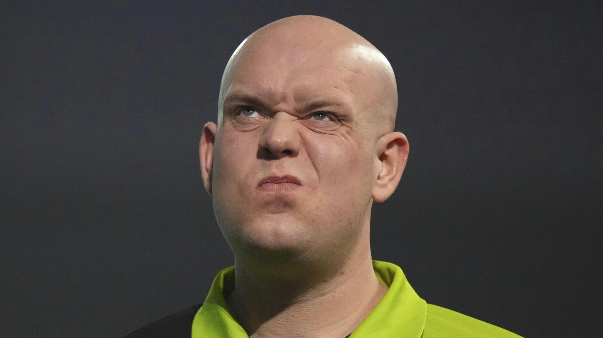 Michael van Gerwen har det svært for tiden. 