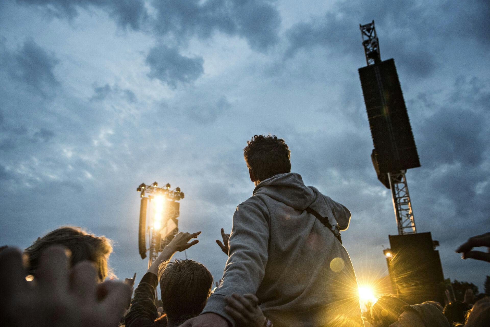 Publikum til 'The Weeknd' koncert på Roskilde Festival 2017, onsdag den 28. juni 2017.. (Foto: Ida Guldbæk Arentsen/Scanpix 2017)