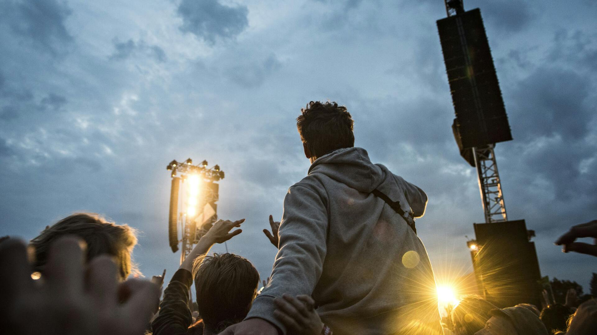 Publikum til 'The Weeknd' koncert på Roskilde Festival 2017, onsdag den 28. juni 2017.. (Foto: Ida Guldbæk Arentsen/Scanpix 2017)