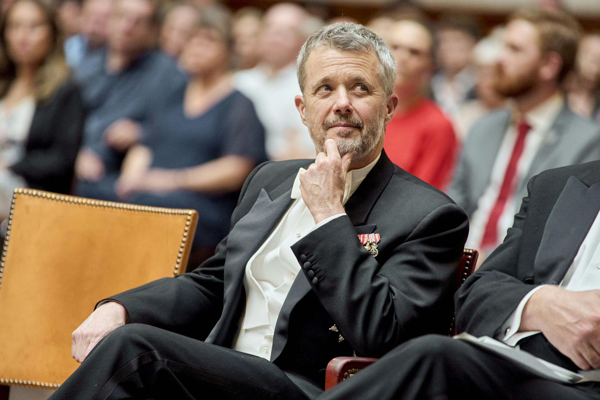 King Frederik X oversees when the Craftsmen's Association honors the year's most skilled apprentices at a ceremony at Copenhagen City Hall on Tuesday, May 13, 2025. (Photo: Thomas Traasdahl/Ritzau Scanpix)