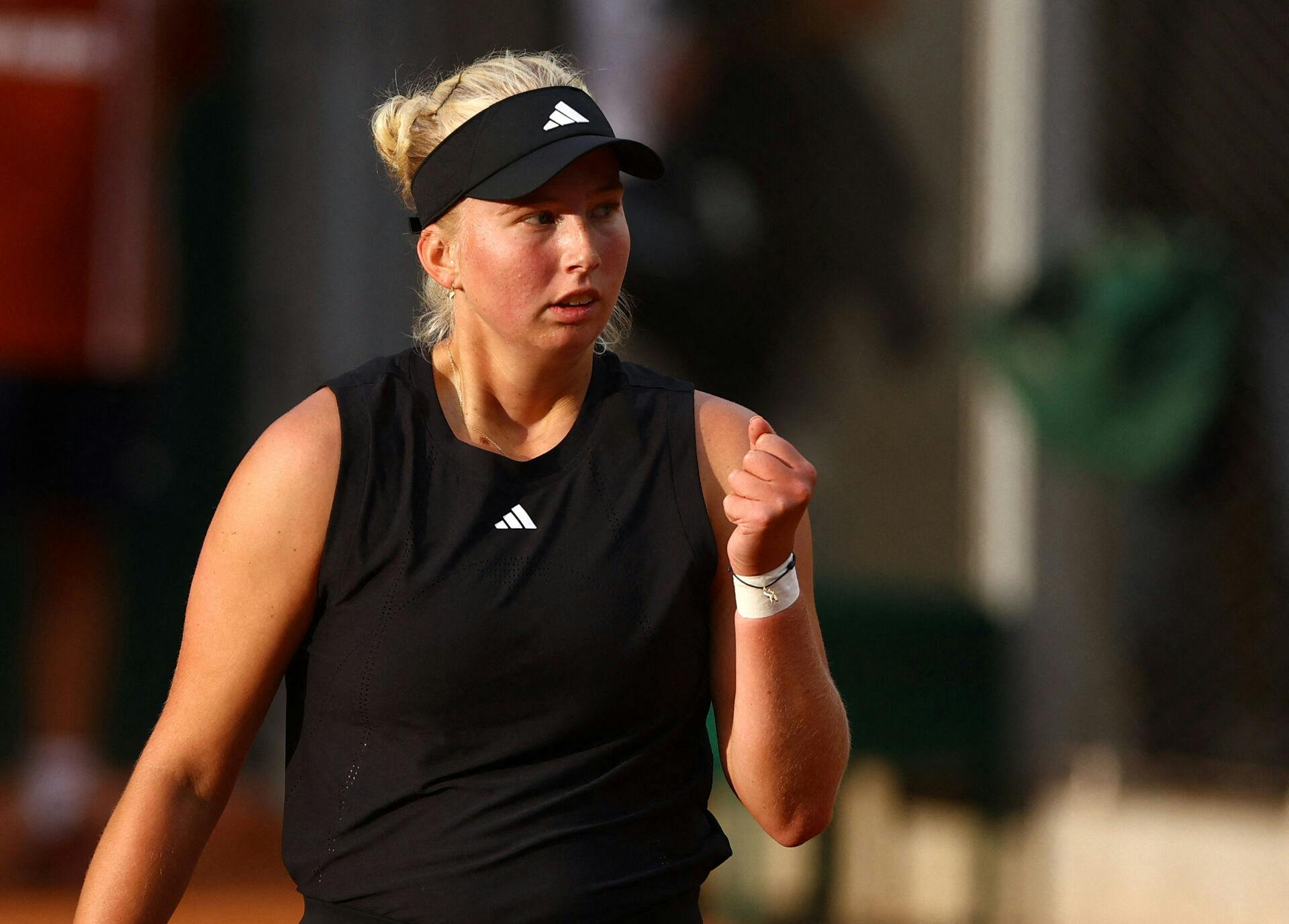 Efter et sikkert tredje og afgørende sæt er Clara Tauson videre fra første runde ved French Open.