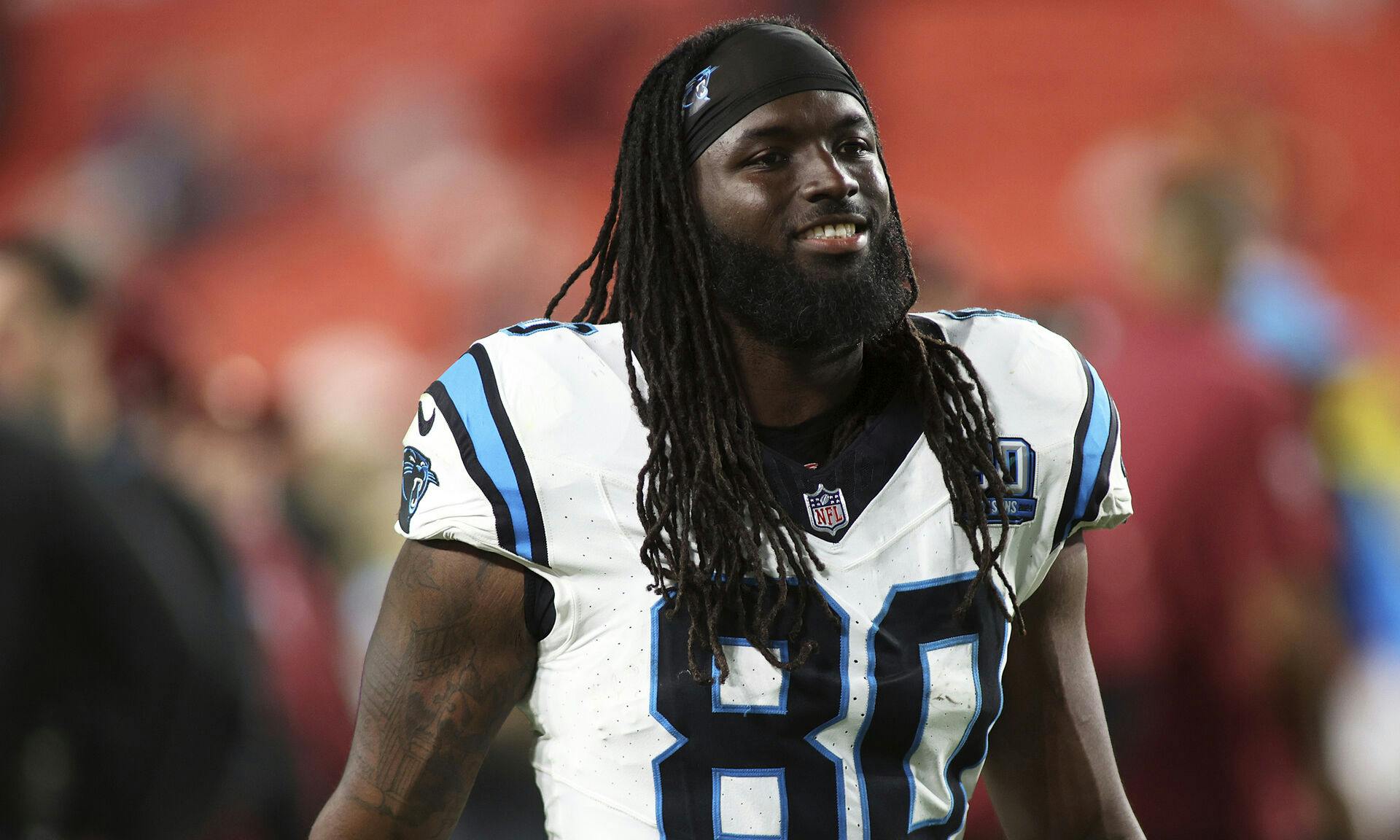 NFL-tight enden Ian Thomas blev søndag gift emd Azaria Algarin. Et bryllup, som havde alt det, som brudden drømte om.