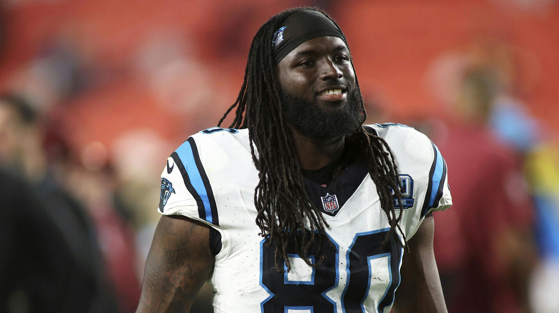 NFL-tight enden Ian Thomas blev søndag gift emd Azaria Algarin. Et bryllup, som havde alt det, som brudden drømte om.