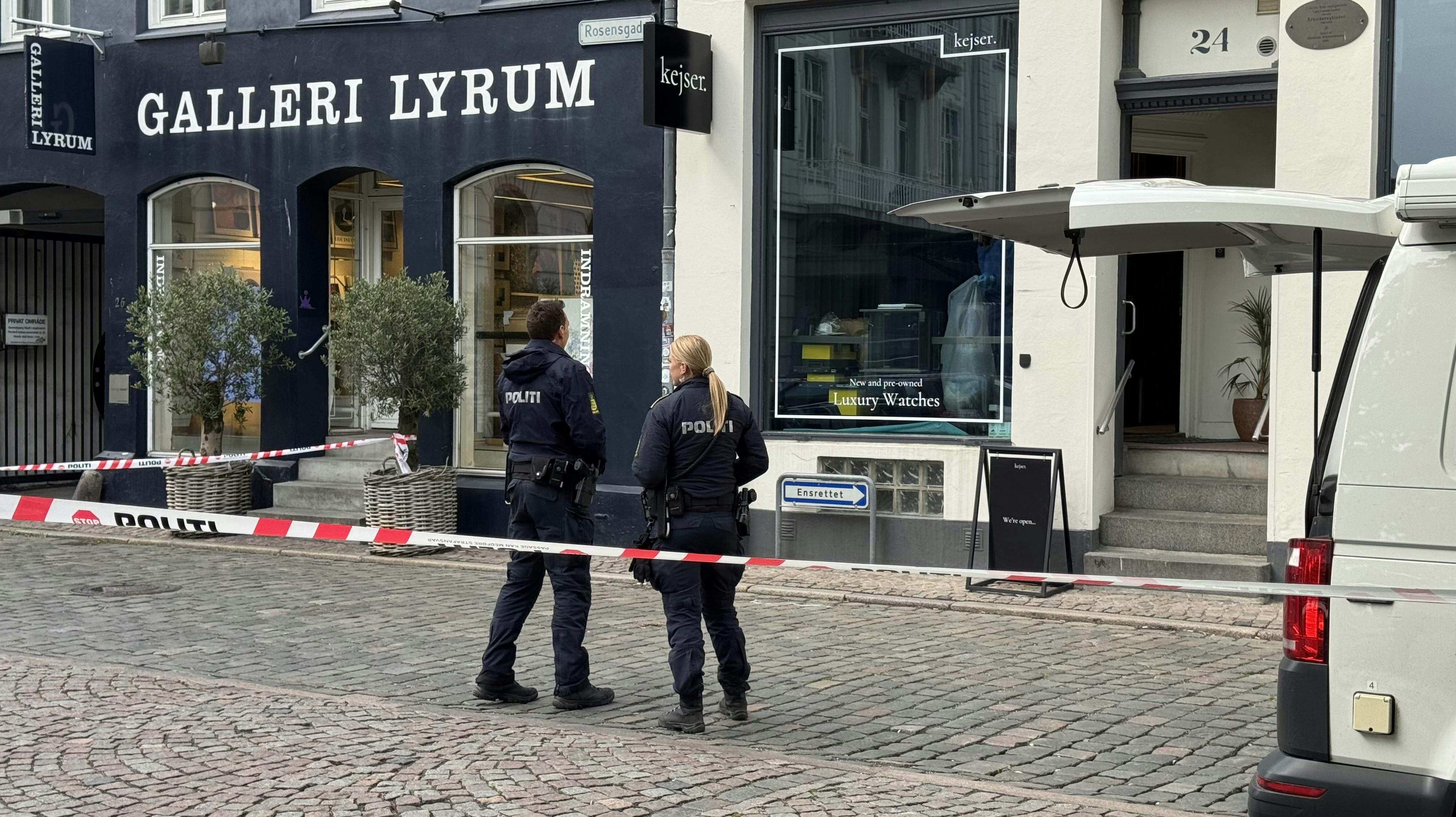 Røveriet gik ud over denne urbutik.
