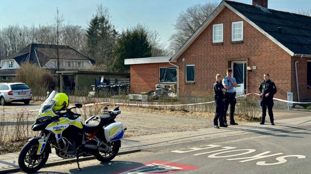 Politiet var massivt til stede i området efter fundet af den dræbte mand.