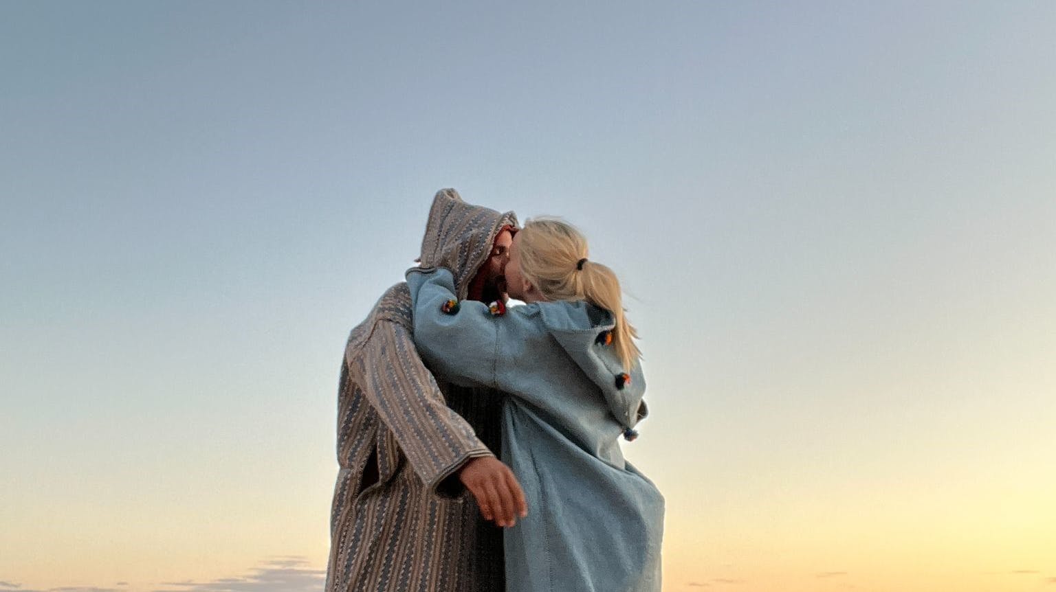 Der bliver kysset en del mere, end da Pernille deltog i "Stranded on Honeymoon Island".