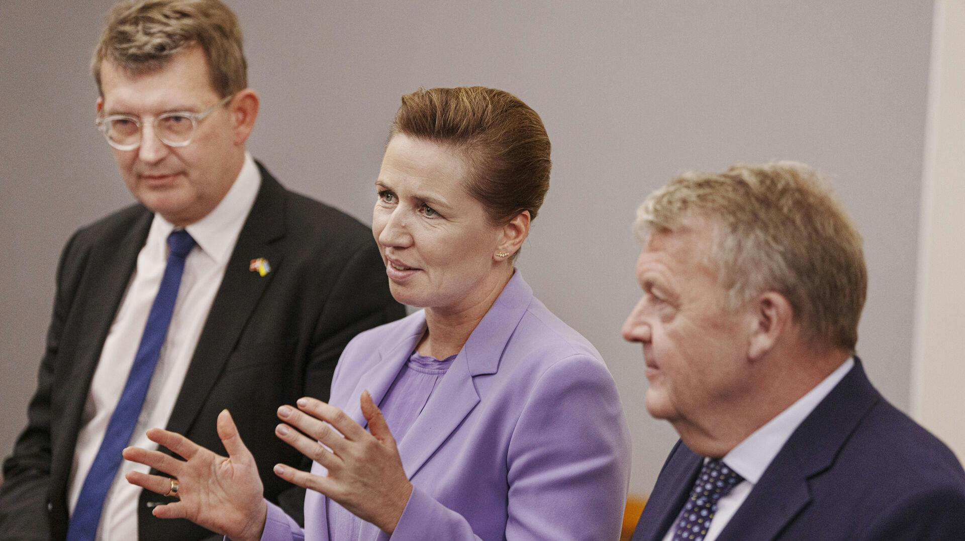 Det er en drøm at kunne bestemme sin egen løn - og det kan statsminister Mette Frederiksen (S), forsvarsminister Troels Lund Poulsen (V) og udenrigsminister Lars Løkke Rasmussen (M), så længe de har et flertal bag sig i Folketinget.