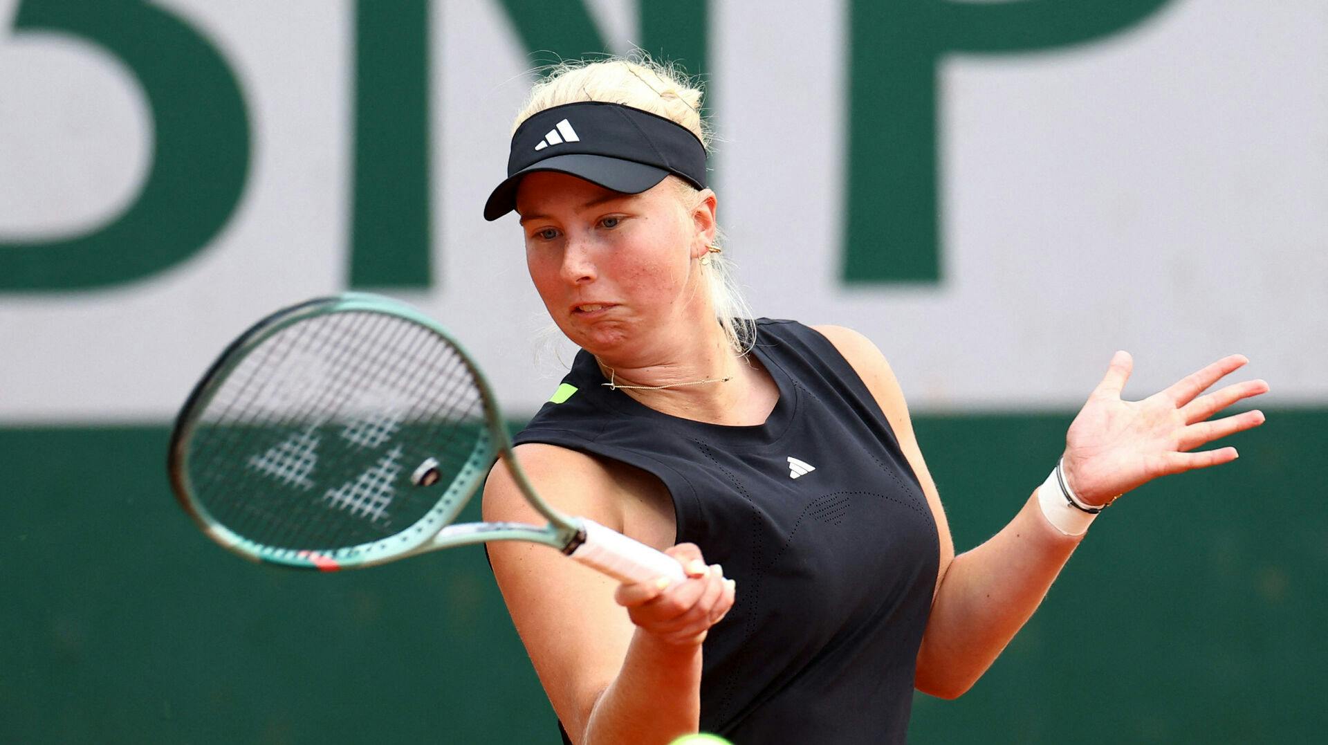 Clara Tauson kan nu fokusere fuldt ud på singlekampene, efter hun tirsdag tabte i double ved French Open med makkeren Linda Noskova.