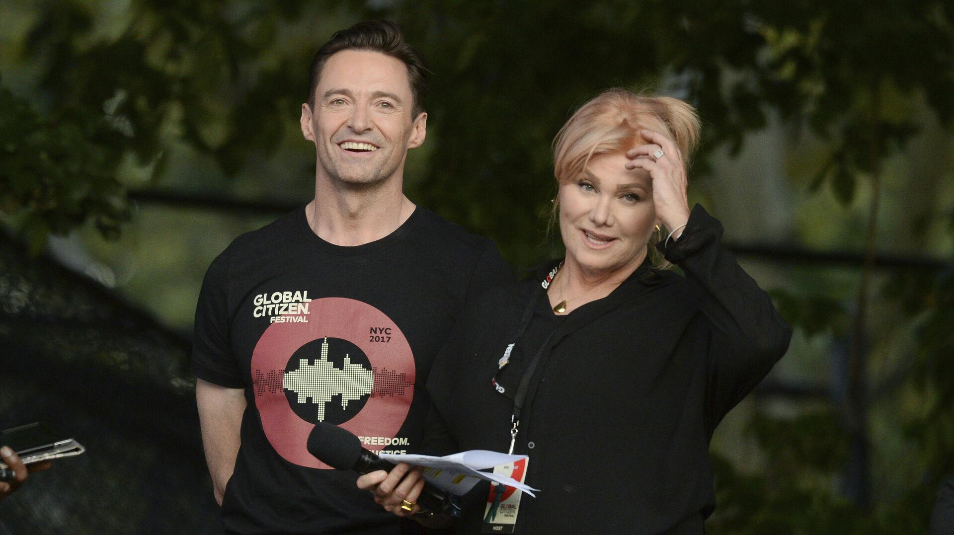 Deborra-Lee Furness har nu officielt søgt om skilsmisse fra Hugh Jackman - to år efter, at de meldte ud, at de skulle skilles.