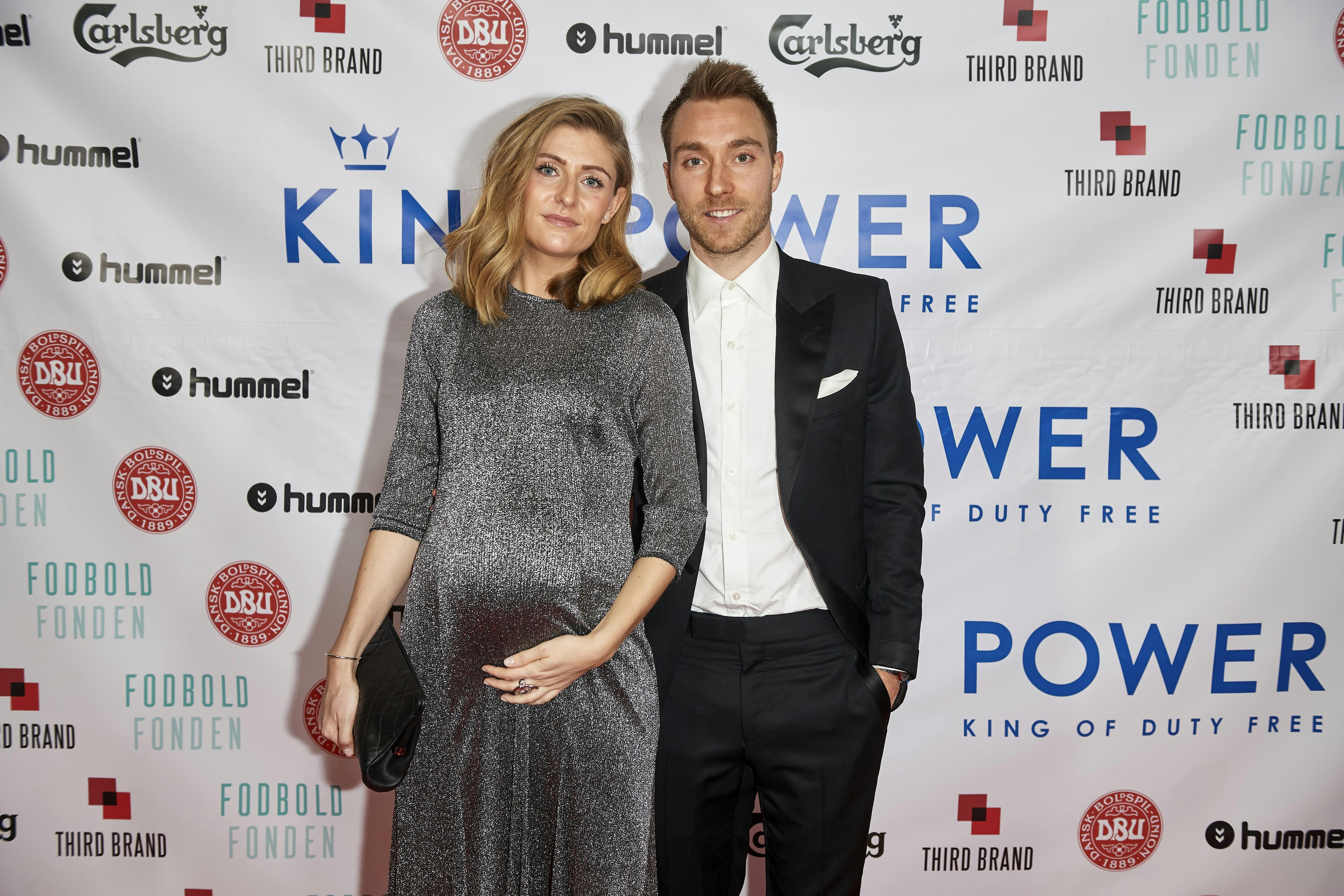 Christian Eriksen og Sabrina Kvist Jensen er blevet gift på Odense Rådhus onsdag eftermiddag.