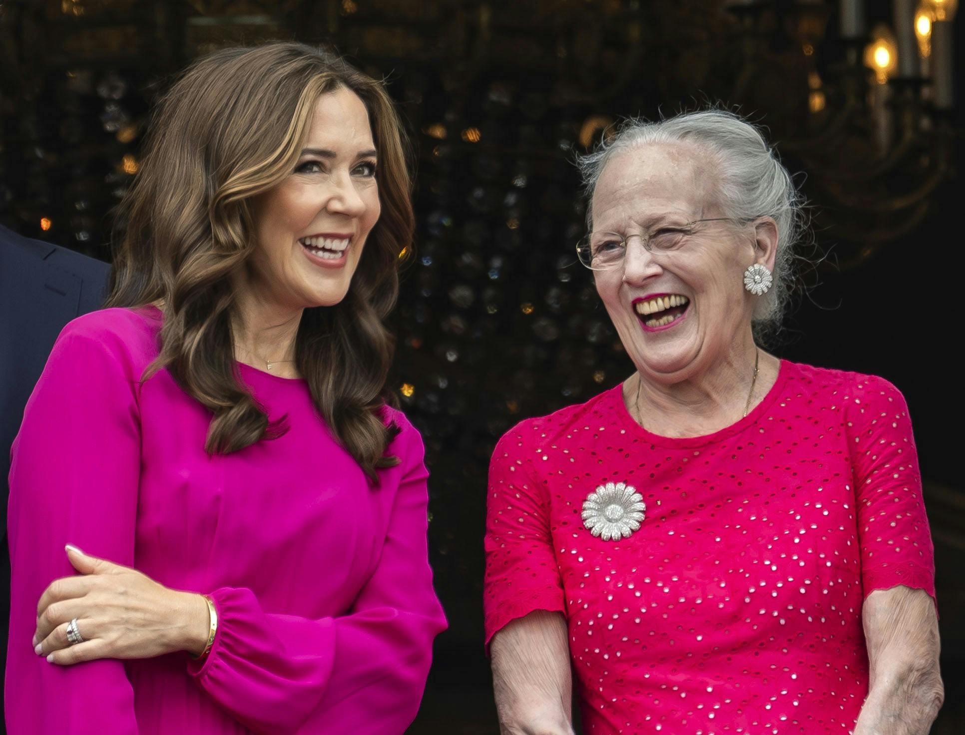 De er begge dronninger, og de er begge majestæter – men Mary, 53, og Margreth , 85, er også svigerdatter og svigermor med alt, hvad det indebærer.