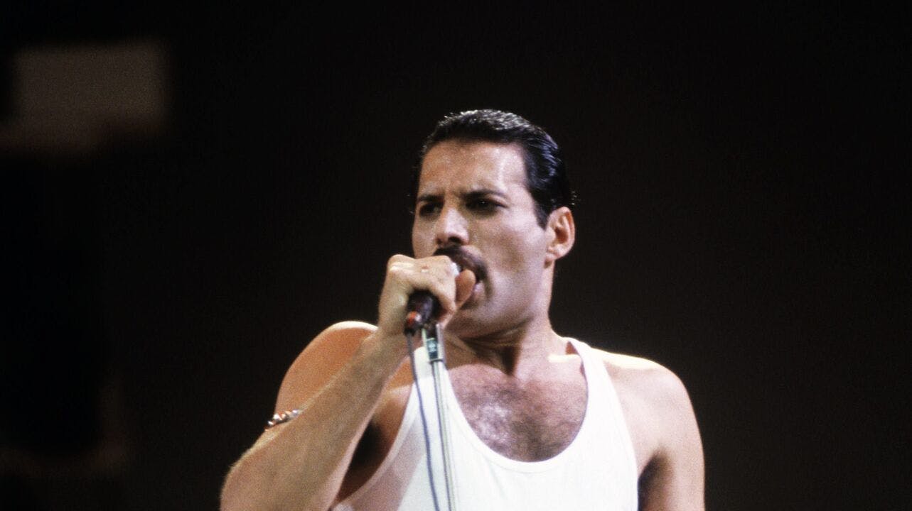 Freddie Mercury afslørede, at han var dødelig syg - blot 24 timer inden han bukkede under.