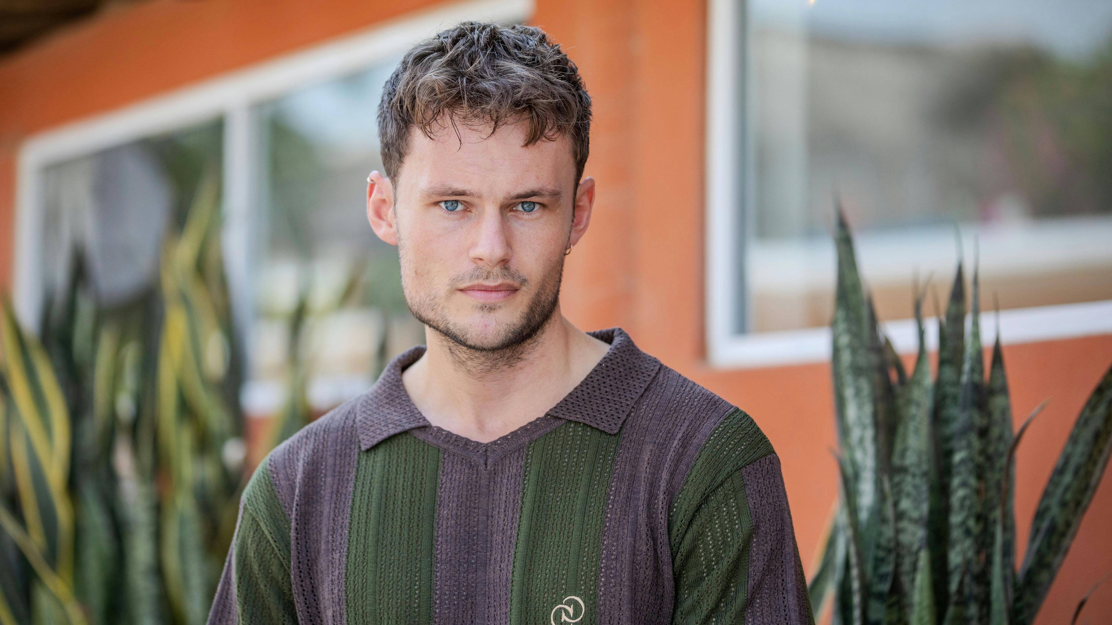 28-årige Frederik har været model siden han var 16 år gammel, men det er ikke kun et liv i sus og dus.