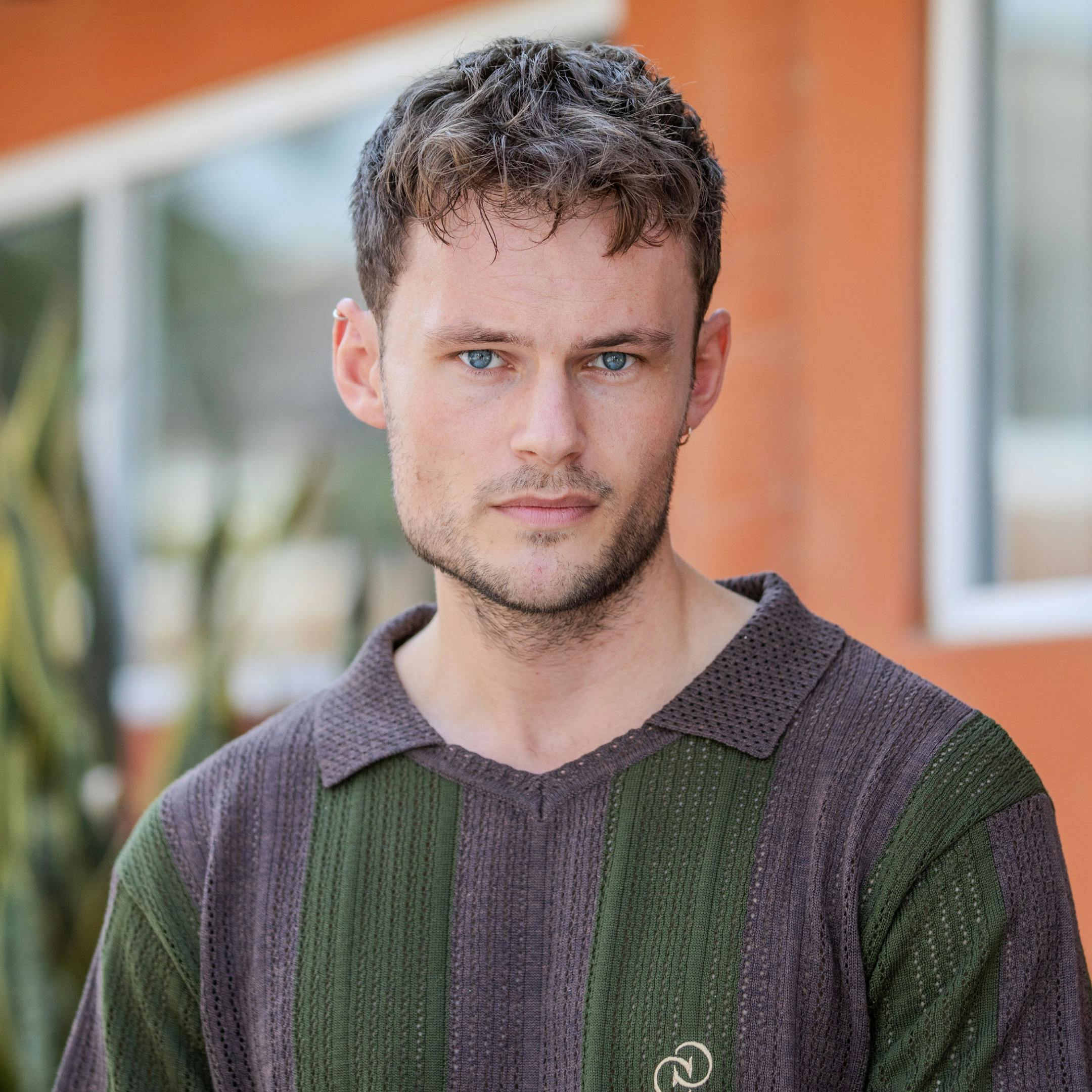 28-årige Frederik har været model siden han var 16 år gammel, men det er ikke kun et liv i sus og dus.